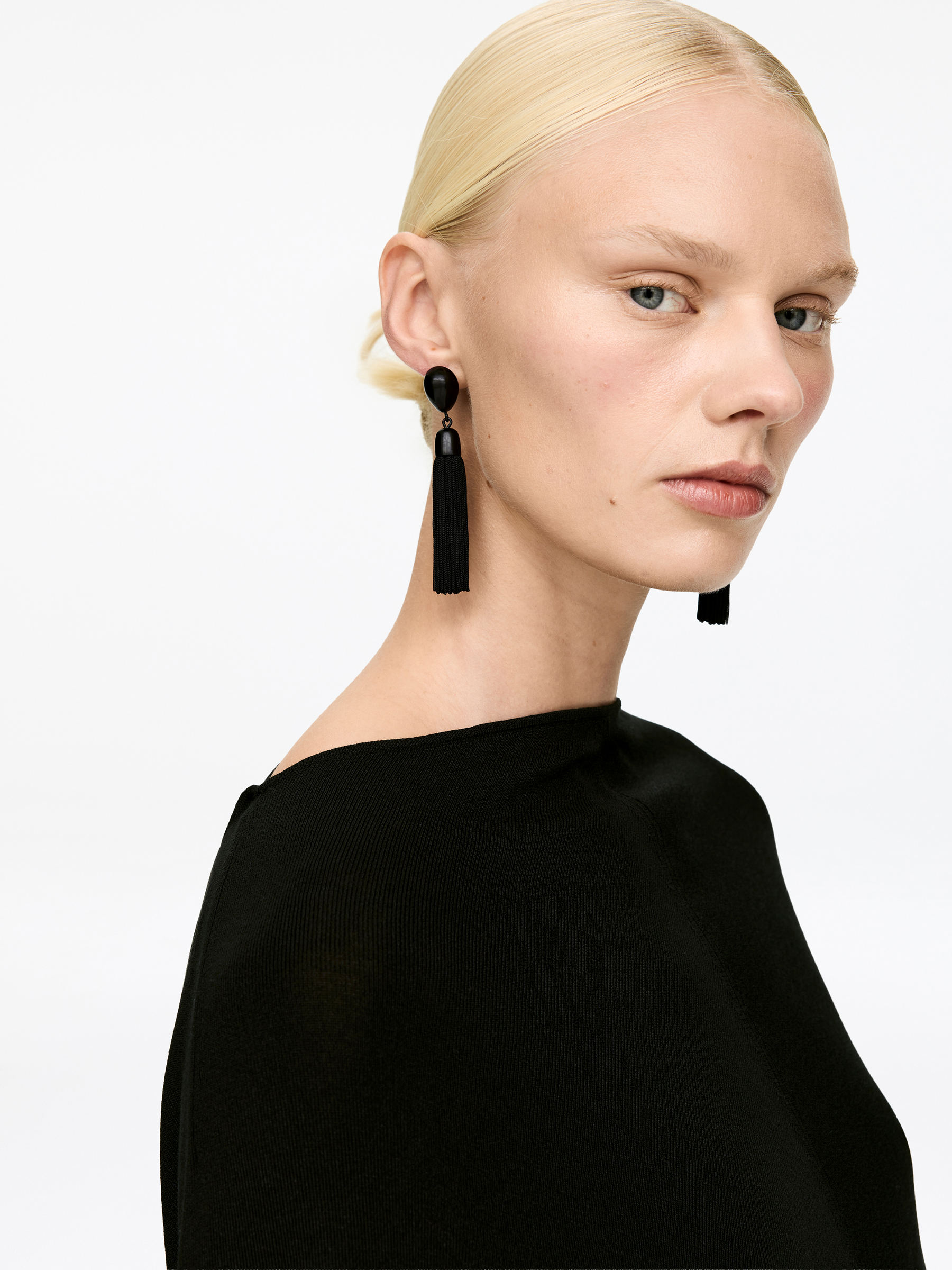 Tassel Earrings - Black - Women - StillMedia/Lookbook - 2