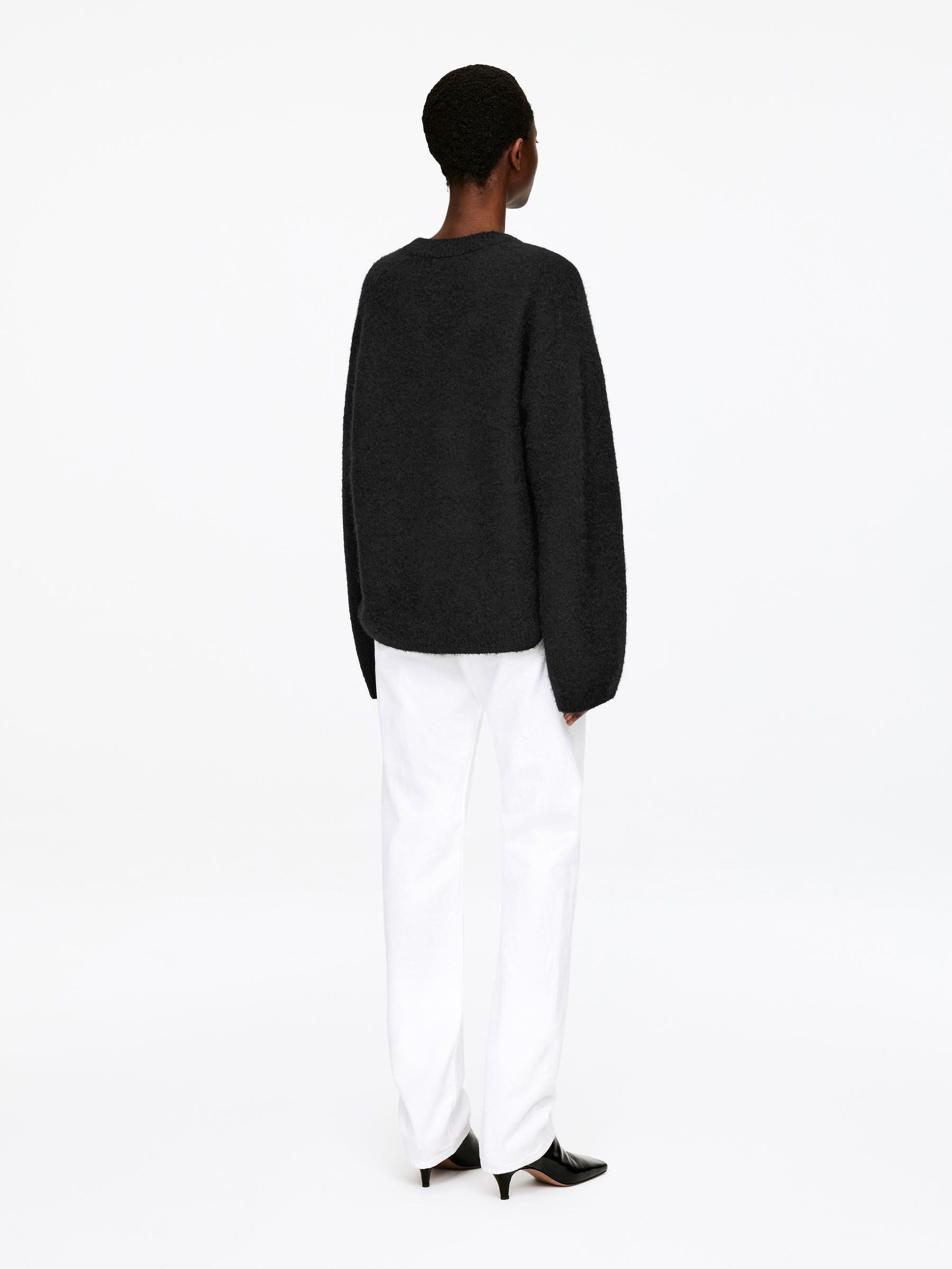 Alpaca-Wool Blend V-Neck Jumper - Black - Loose fit - Women - StillMedia/Lookbook - 4