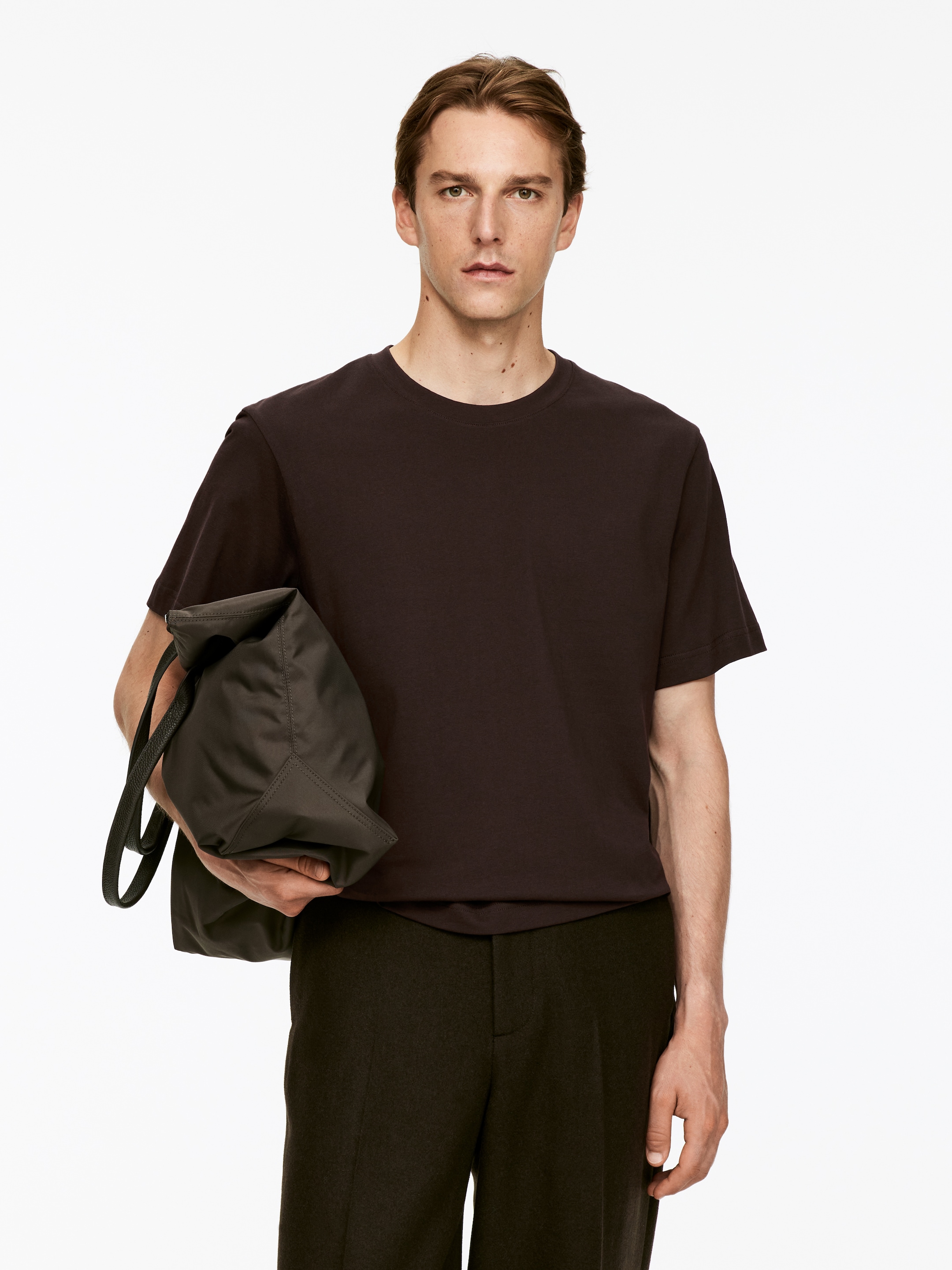 Visa större bild: T-shirt med lös passform 220 gsm - Mörkbrun - HERR | H&M FI 1