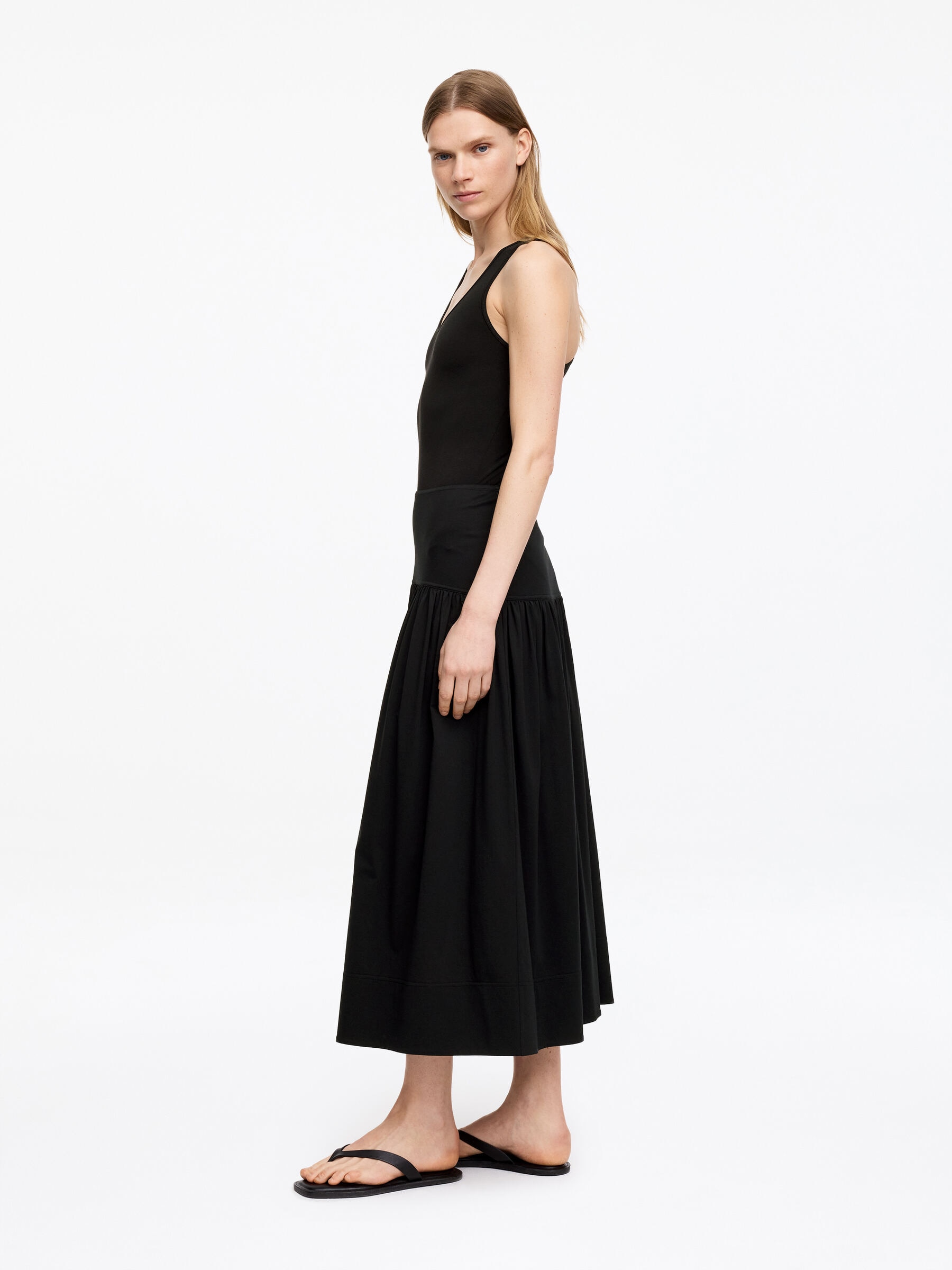 Trapezowa spódnica midi - Czarny - Fason normalny - Women - StillMedia/Lookbook - 4