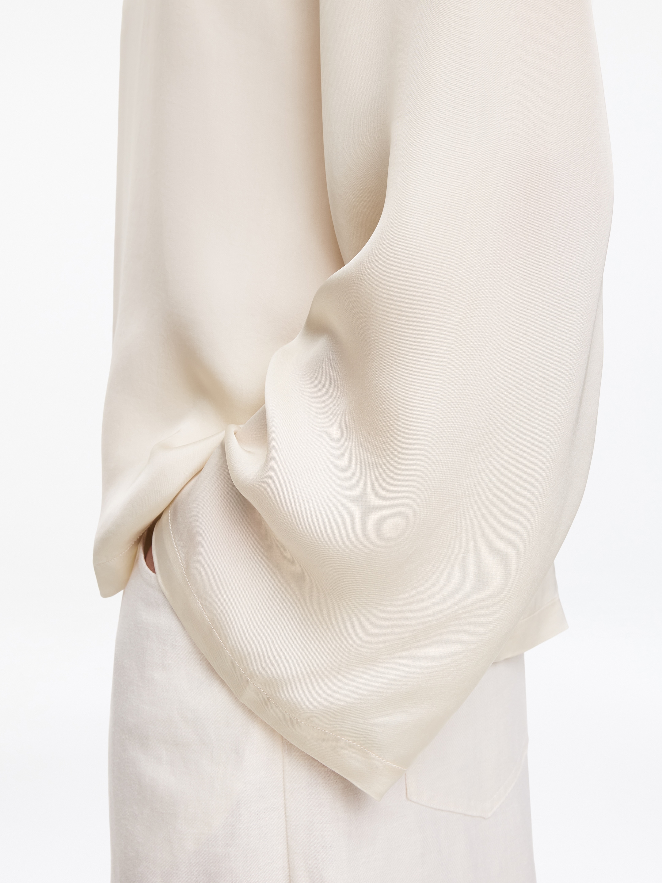 Long-Sleeve Satin Top - Off White - Loose fit - women - StillMedia/Lookbook - 4