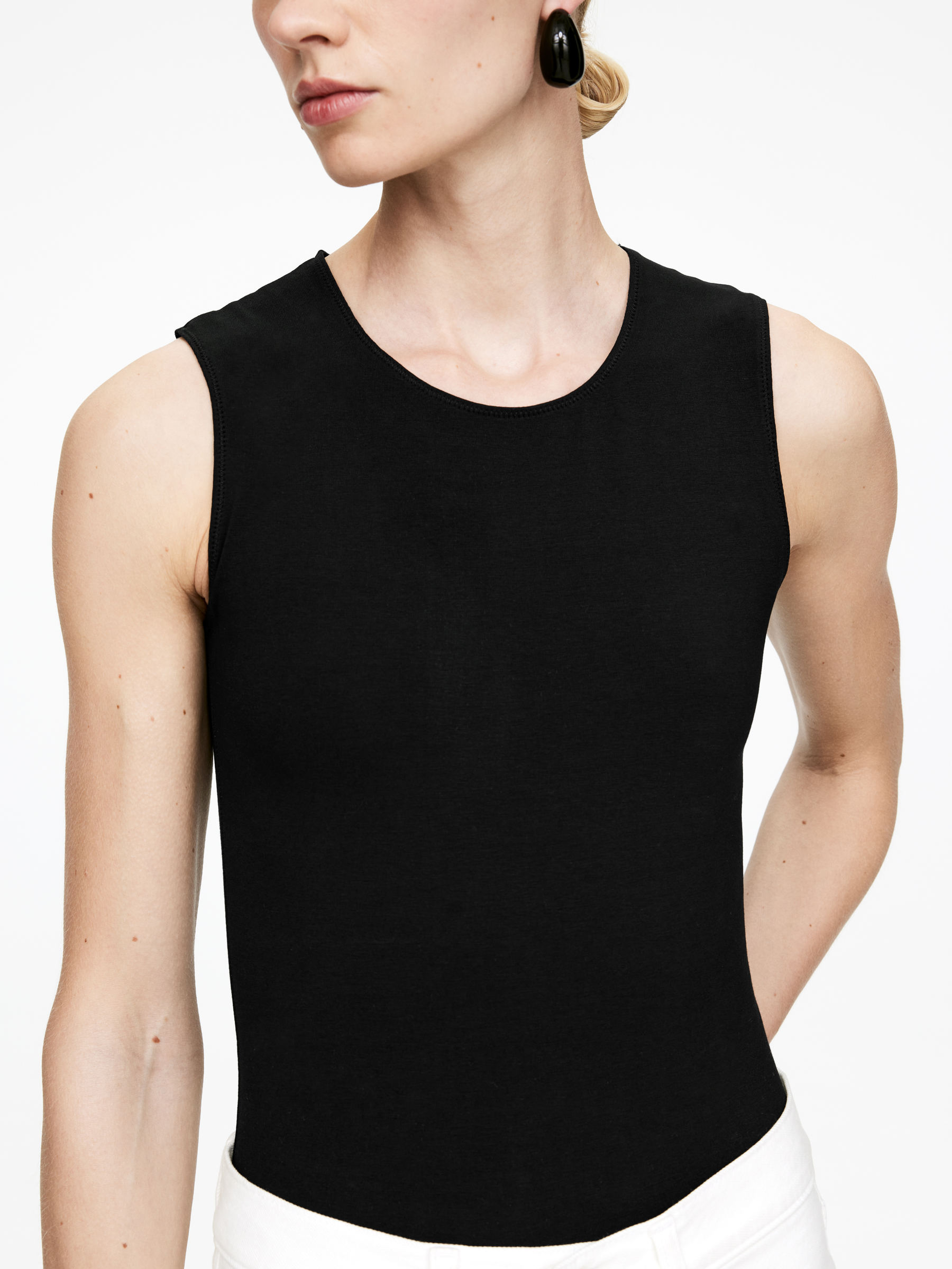 Sleeveless Bodysuit - Black - Slim fit - Women - StillMedia/Lookbook - 2