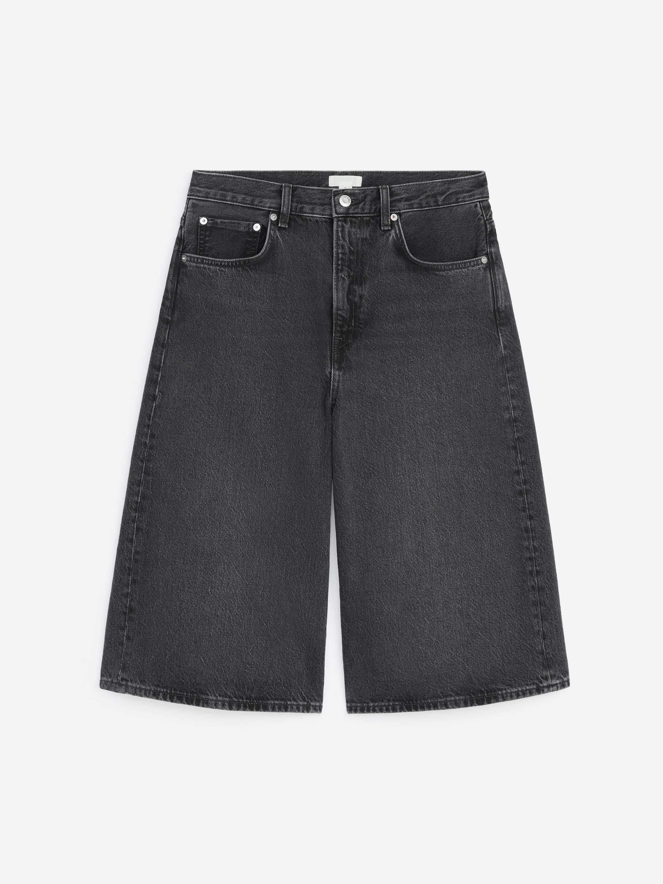 Långa denimshorts - Svart - Loose fit - Women - StillMedia/DescriptiveStillLife - 1