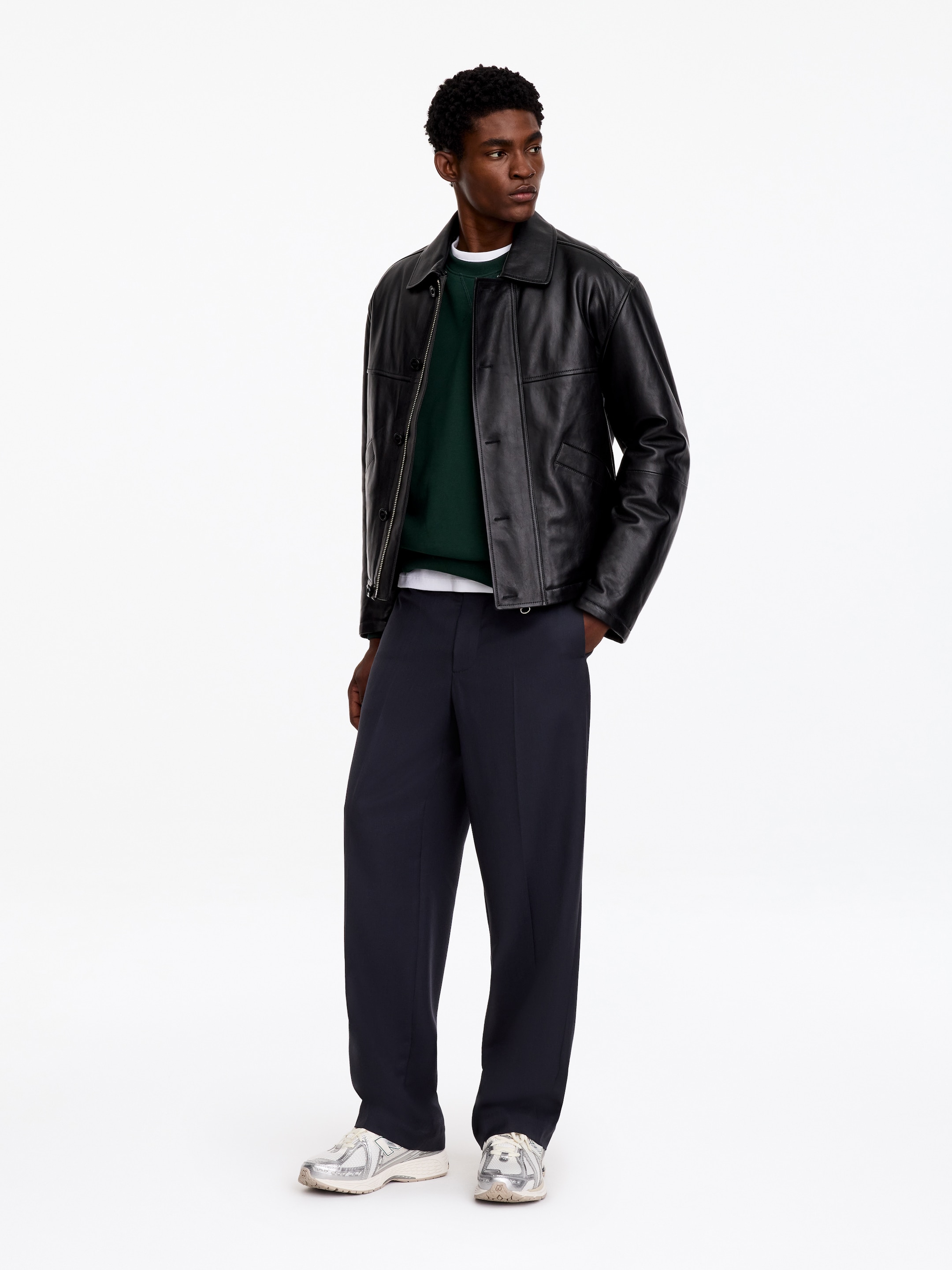 Heavyweight Sweatshirt - Dark Green - Relaxed fit - men - StillMedia/Lookbook - 2