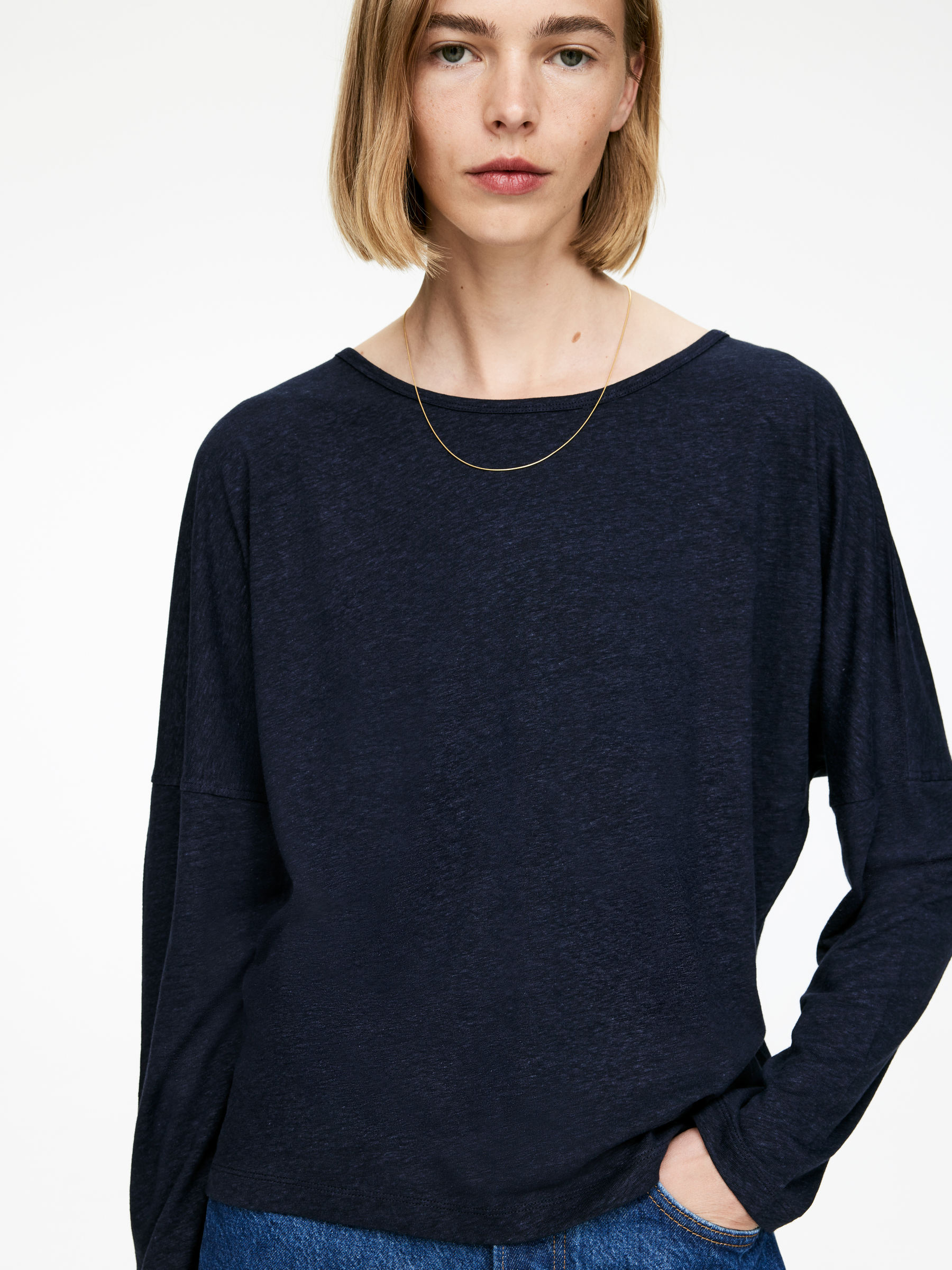 Loose-Fit Linen Viscose Top - Dark Blue - Loose fit - Women - StillMedia/Lookbook - 4