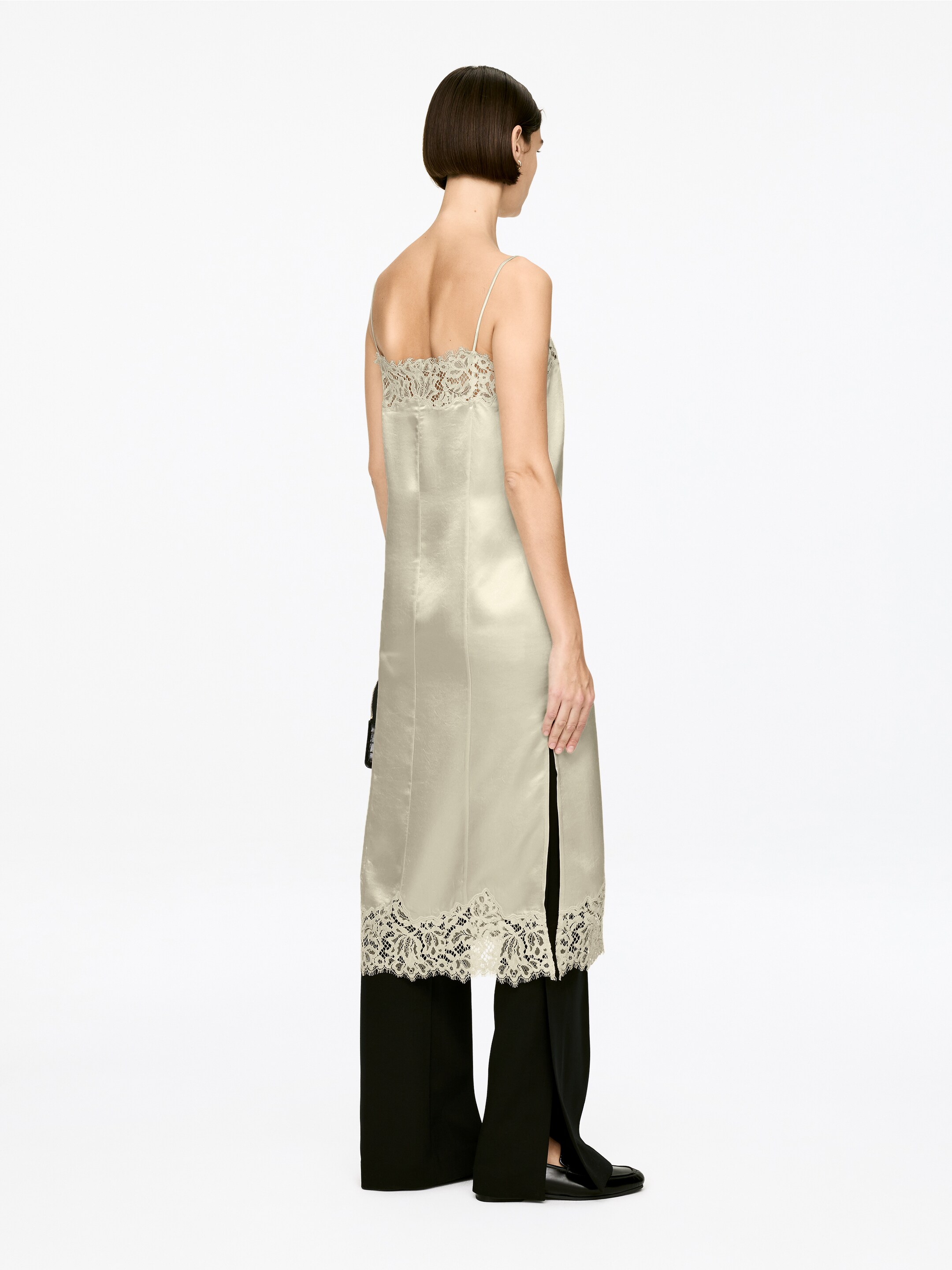 Vis større bilde: Stroppekjole med blondedetaljer - Lys beige - DAME | H&M NO 3