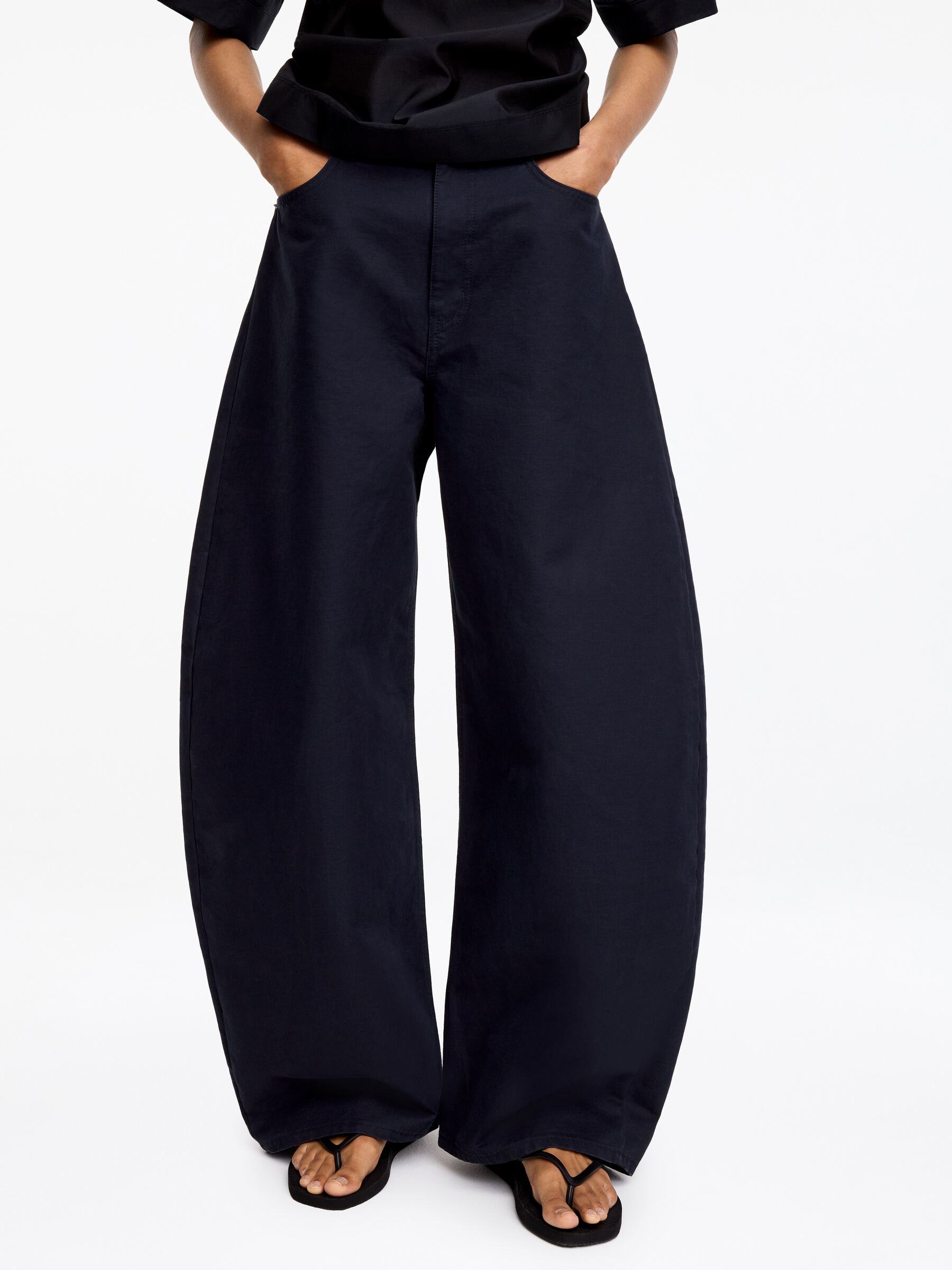 ARKET and Laila Gohar Sculptural Trousers - Dark Navy - Loose fit - Women - StillMedia/Lookbook - 7