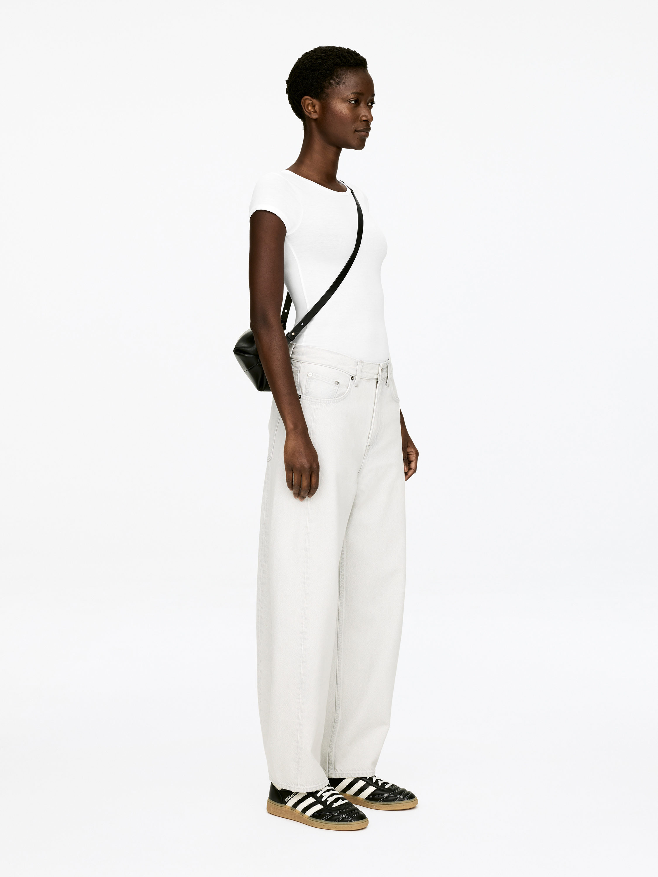 LUNA Fitted T-Shirt - White - Slim fit - Women - StillMedia/Lookbook - 7