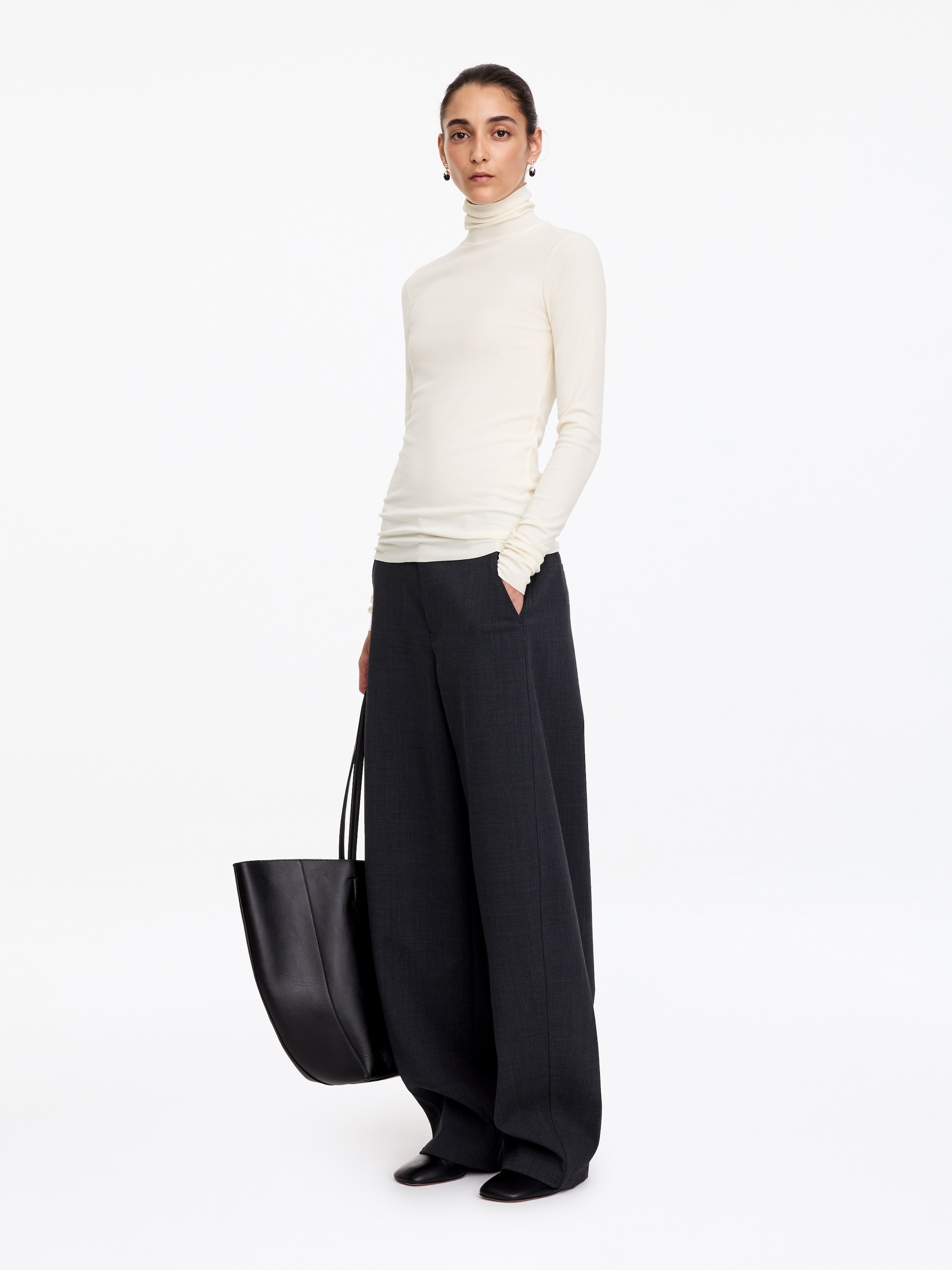 Roll-Neck Cotton Top - Off White - Slim fit - women - StillMedia/Lookbook - 4