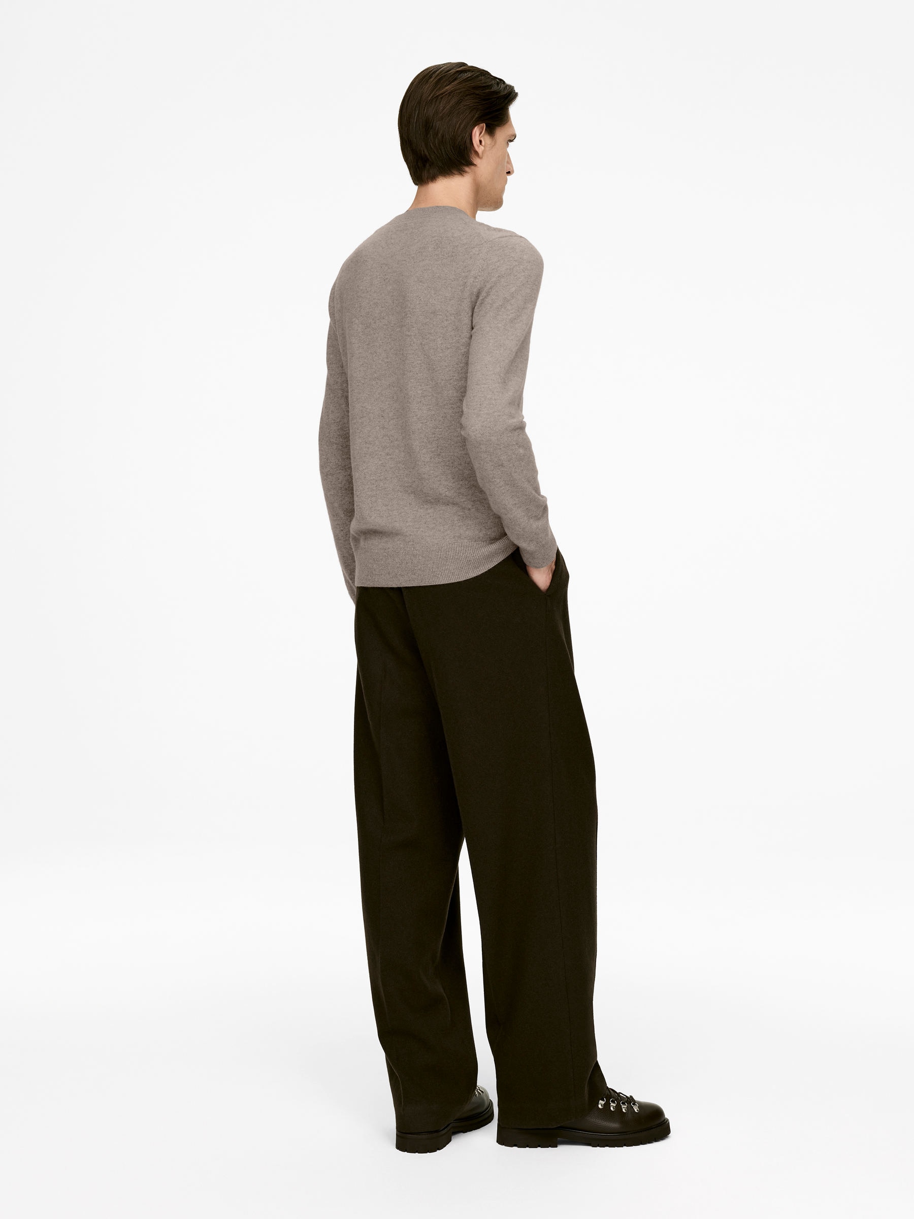 Pull en pur cachemire à col rond - Beige chiné - Regular fit - Homme - StillMedia/Lookbook - 6