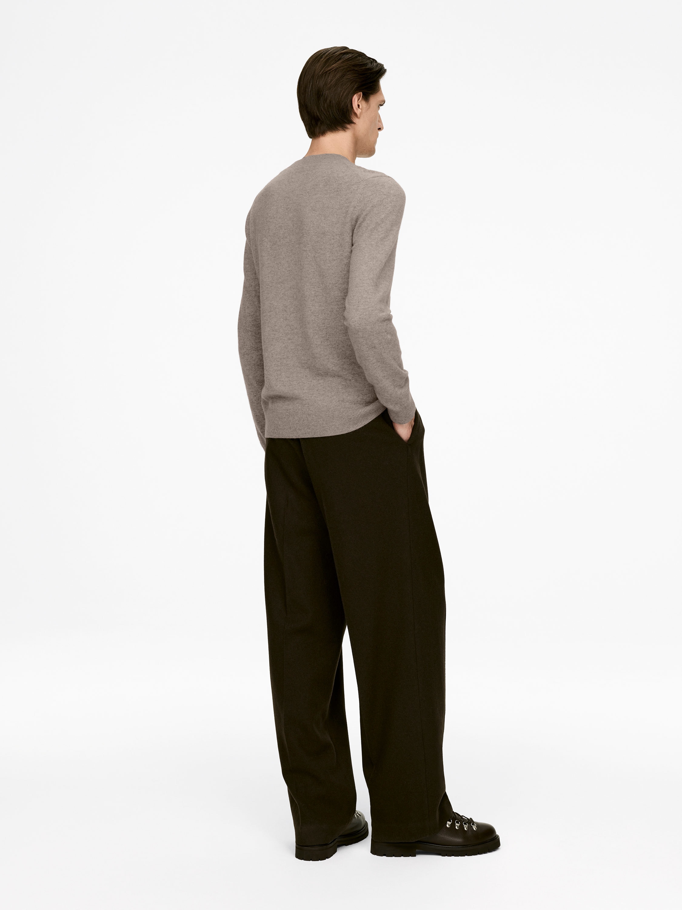 Pure Cashmere Crew Neck Jumper - Beige Melange - Regular fit - Men - StillMedia/Lookbook - 6