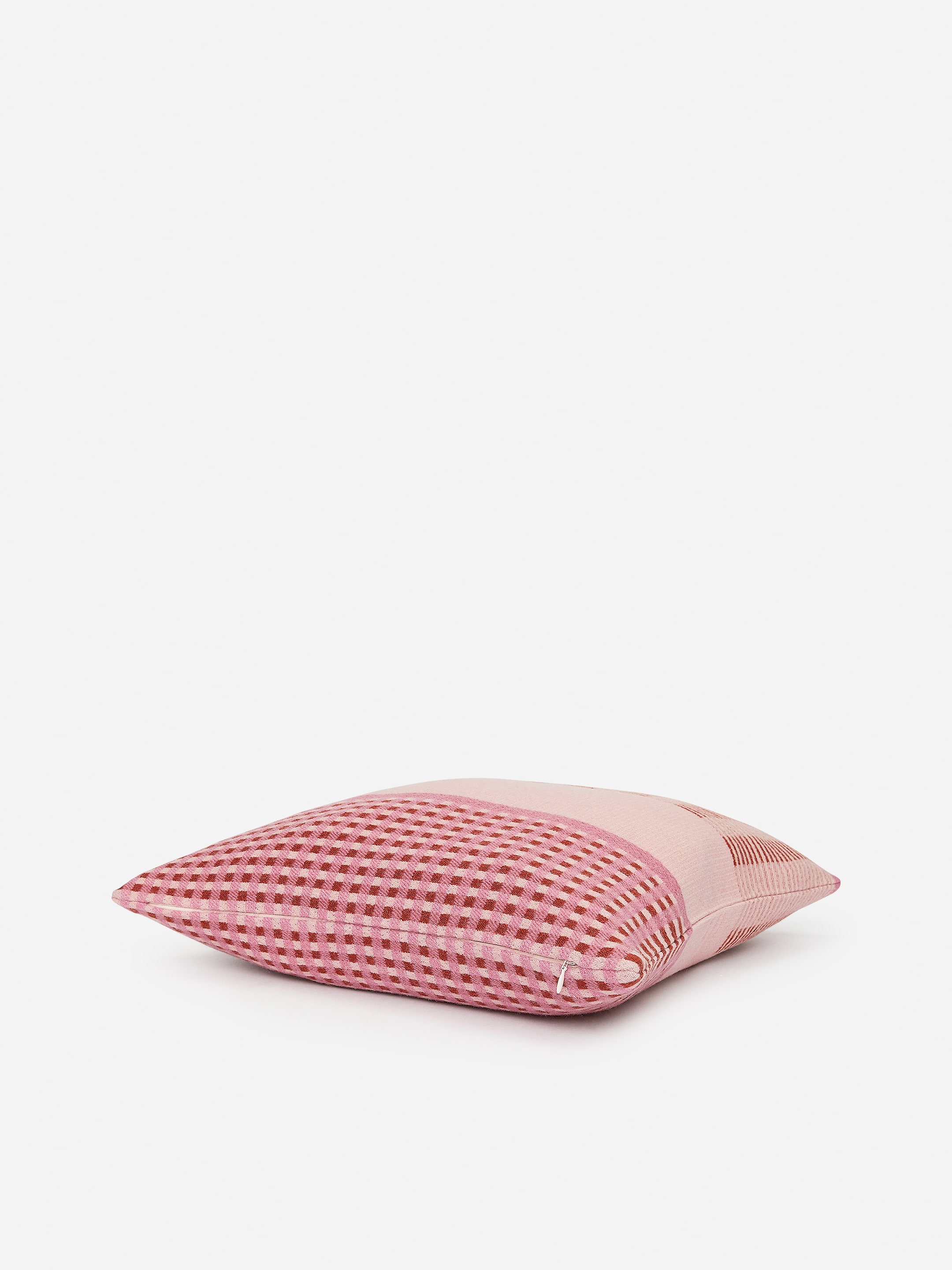 Visa större bild: Kuddfodral i ull 50 x 50 cm - Rosa/vinröd - Home All | H&M SE 1