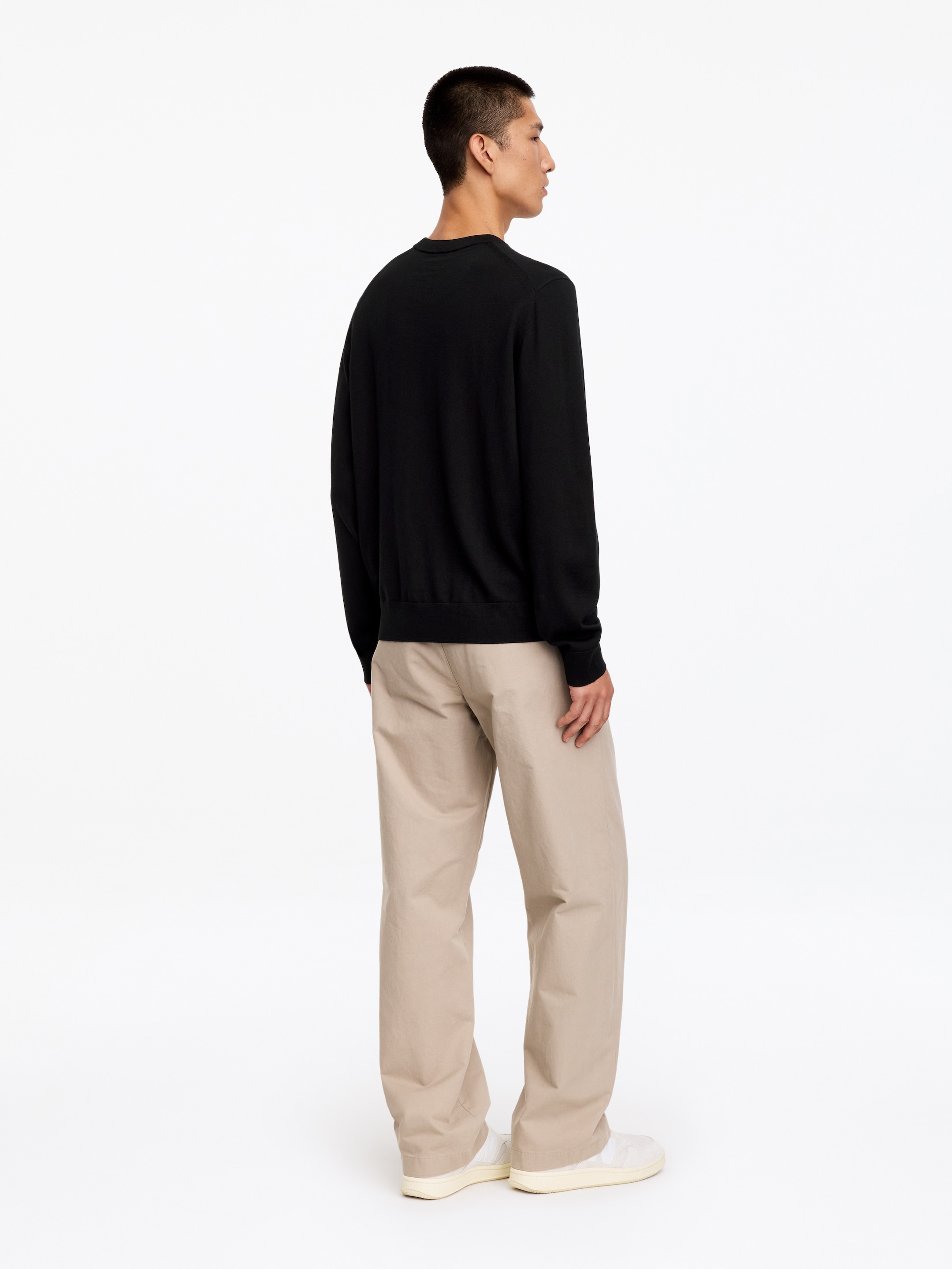 Fine Knit Merino Jumper - Black - Regular fit - men - StillMedia/Lookbook - 2