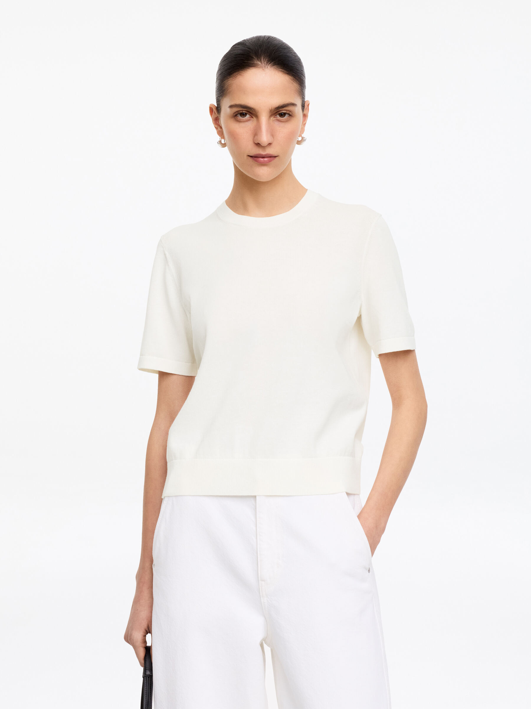 Dzianinowy top z krótkim rękawem - Złamana biel - Fason normalny - Women - StillMedia/Lookbook - 7