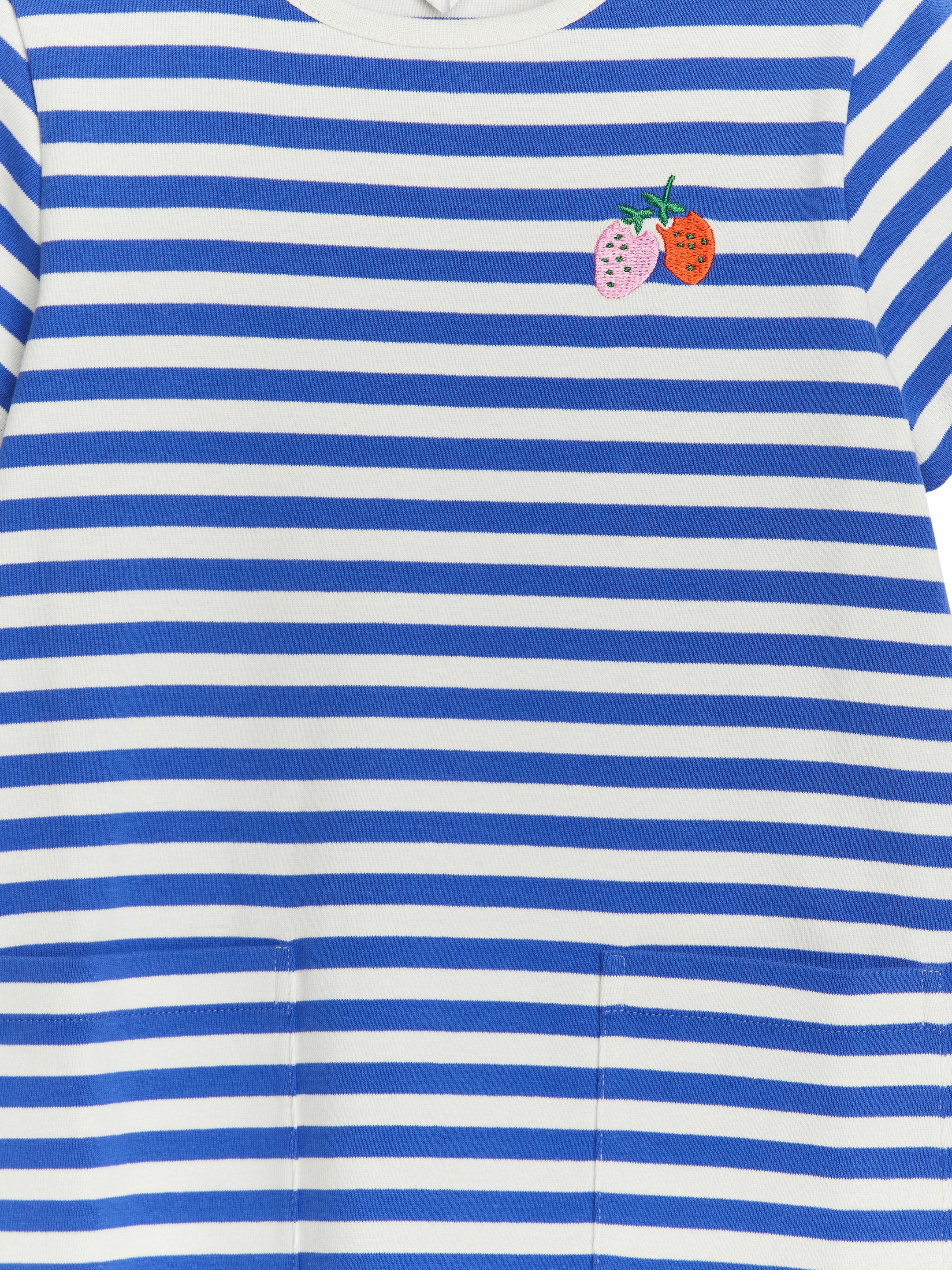 Broderad t-shirtklänning - Vit/blå - Relaxed fit - Children - StillMedia/DescriptiveDetail - 1