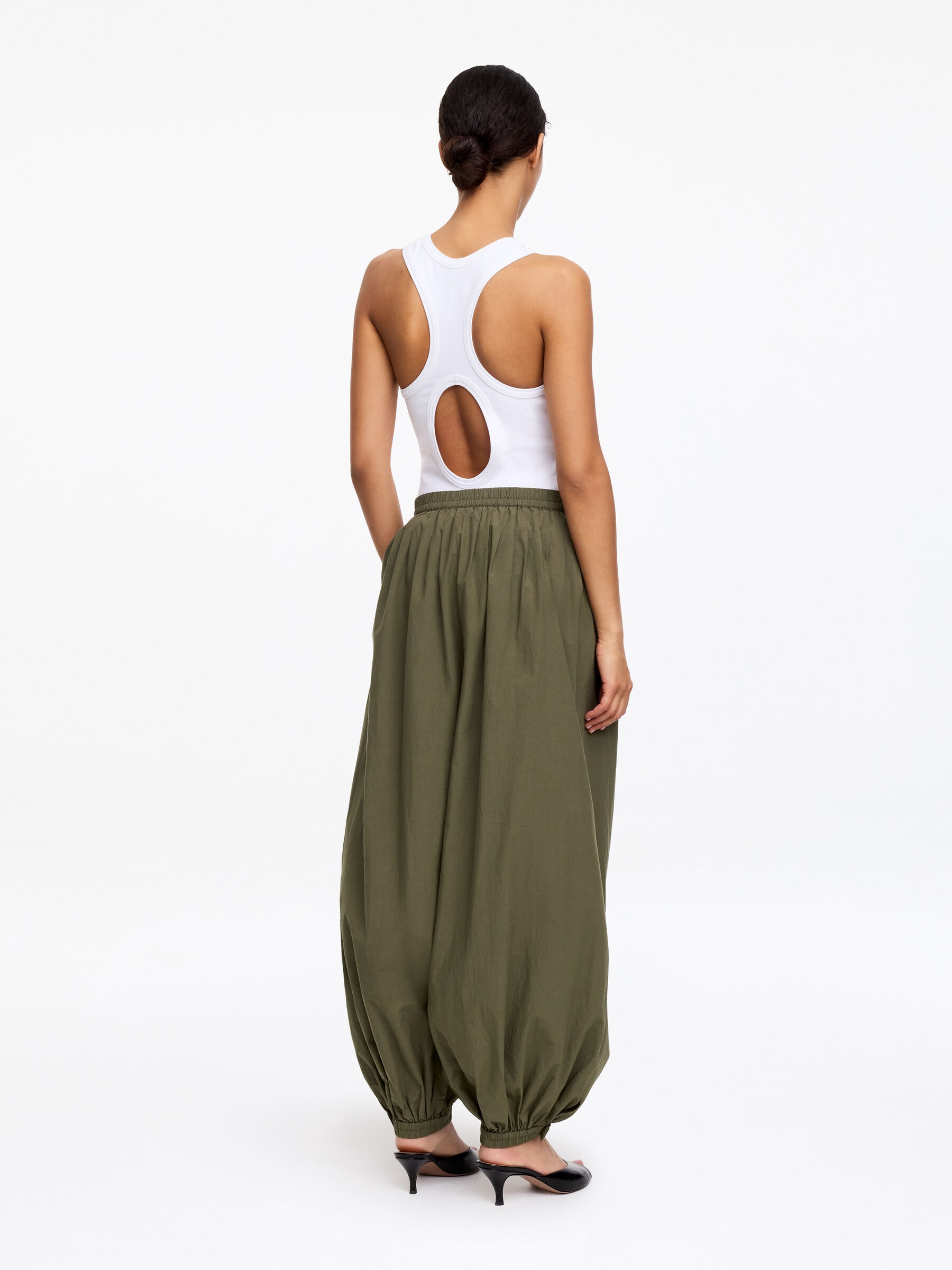 Balloon Cotton Trousers - Khaki Green - Loose fit - Women - StillMedia/Lookbook - 3