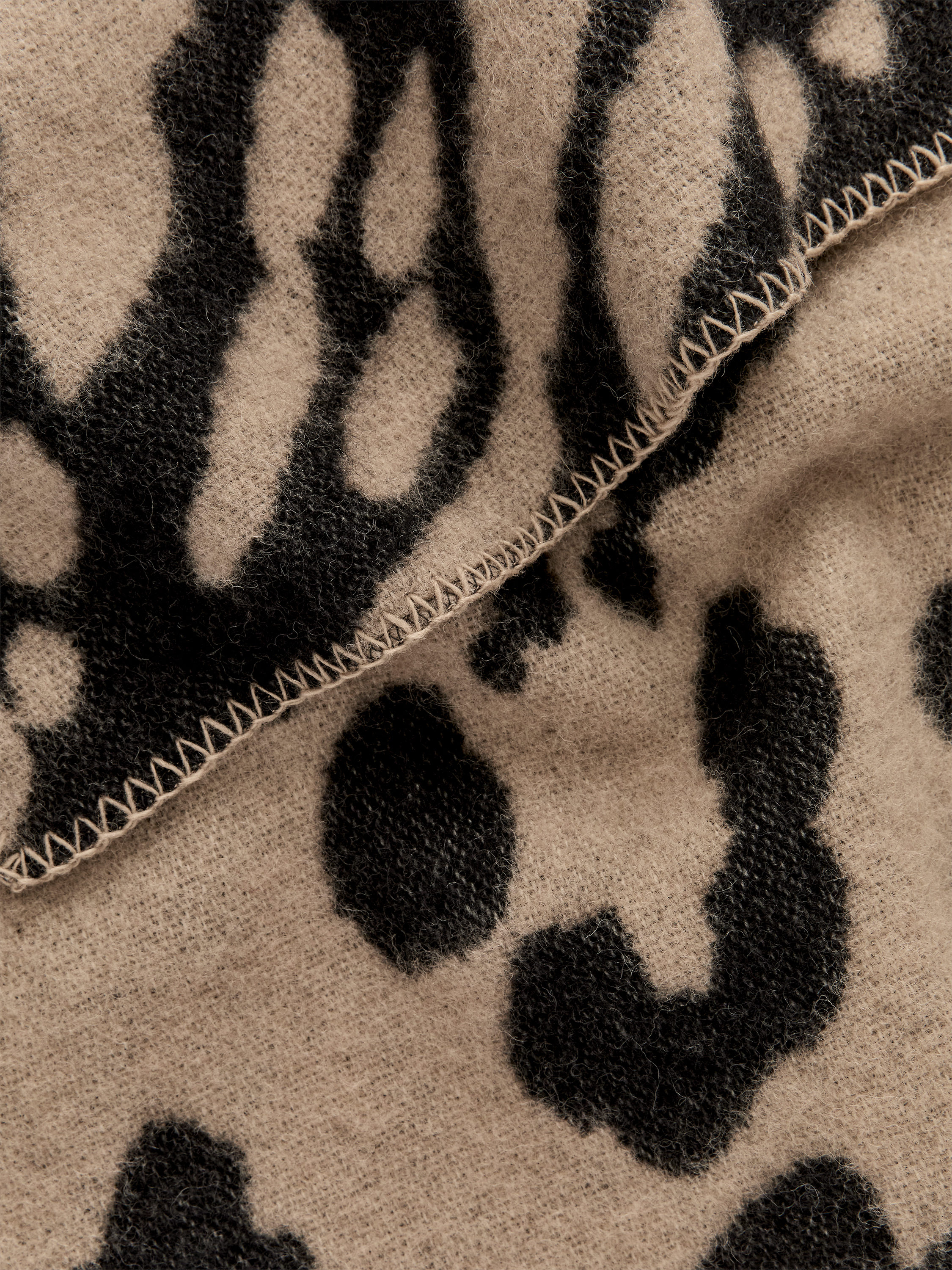 Klippan Wool Baby Blanket – Beige/Black – ARKET NL