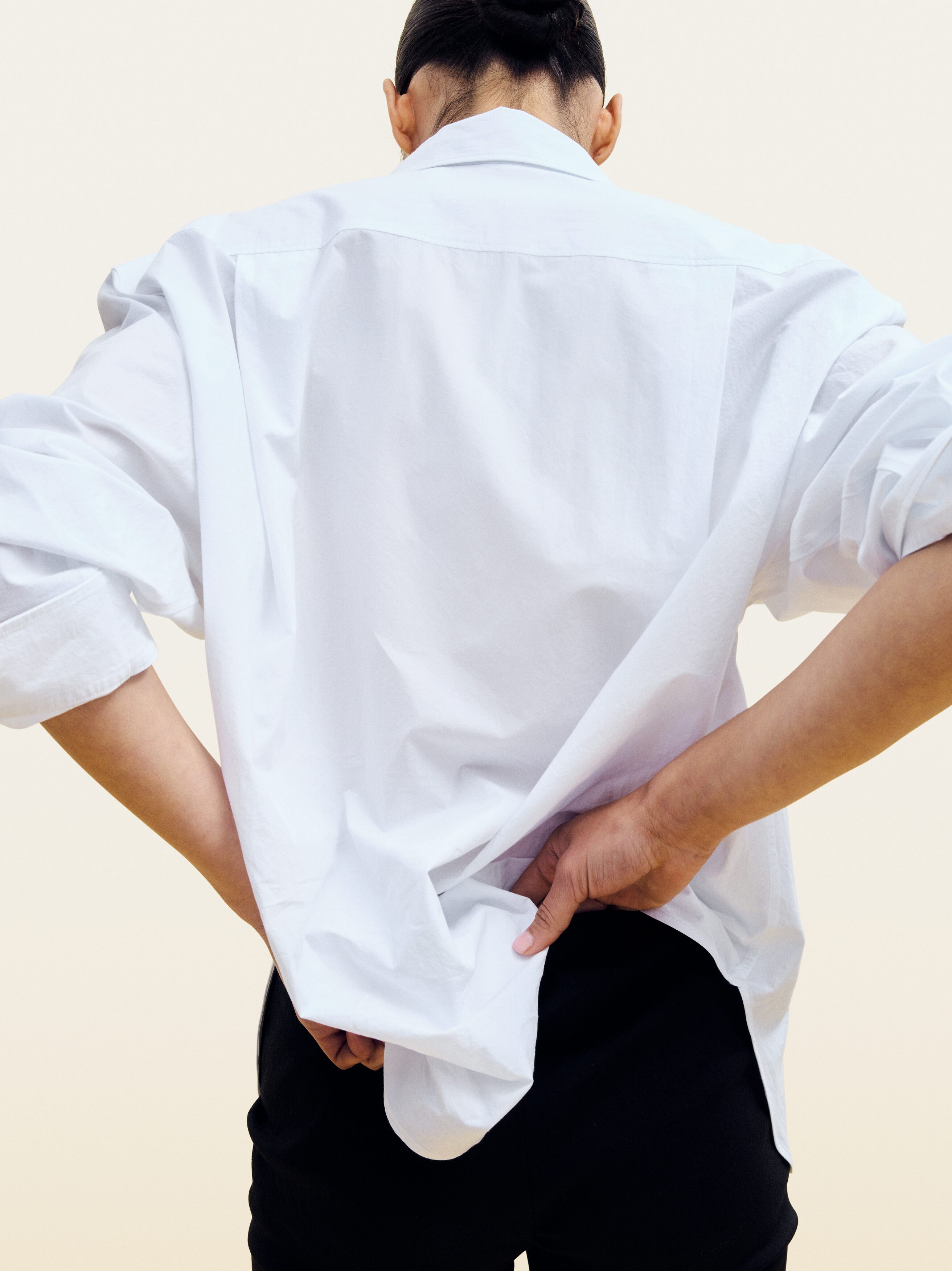 Verkürzte, ausgestellte Hose - Schwarz/Dunkelblau