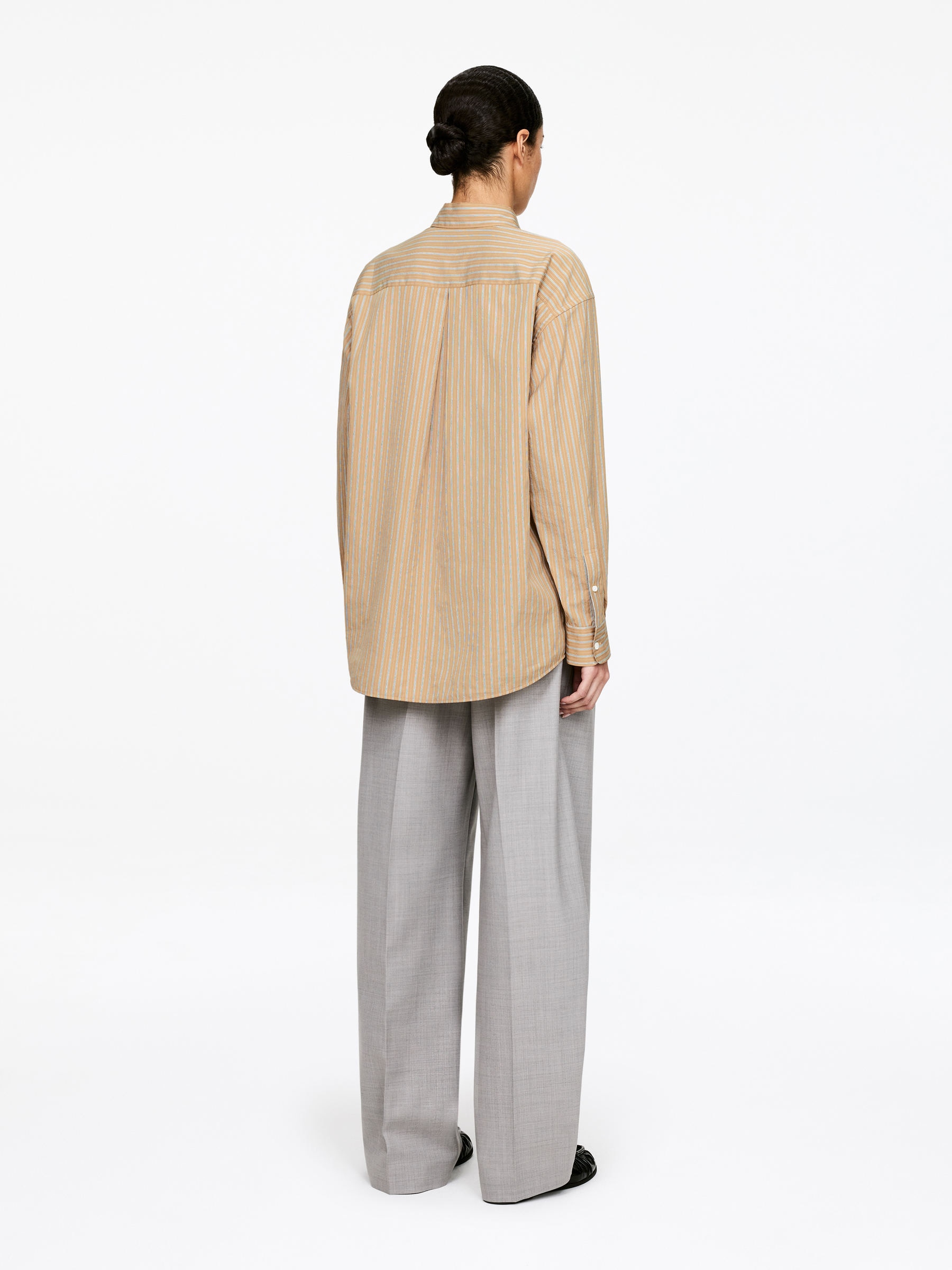 Skjorta i bomull och silke - Beige - Oversized - Women - StillMedia/Lookbook - 6