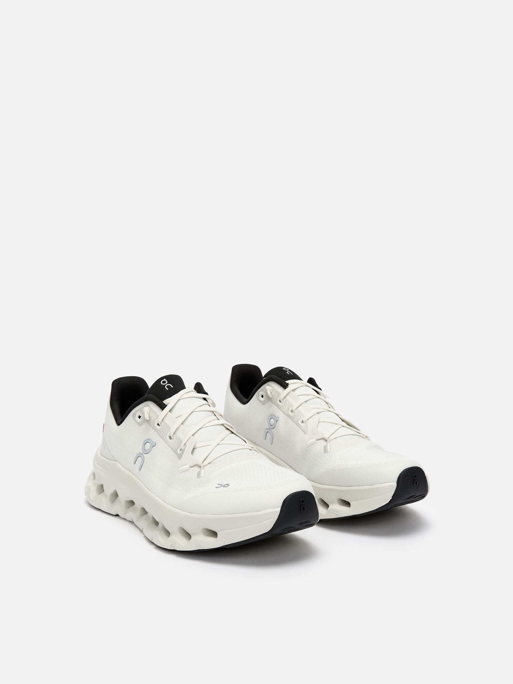 Trampki ON Cloudtilt - Biały - Women - StillMedia/DescriptiveStillLife - 4
