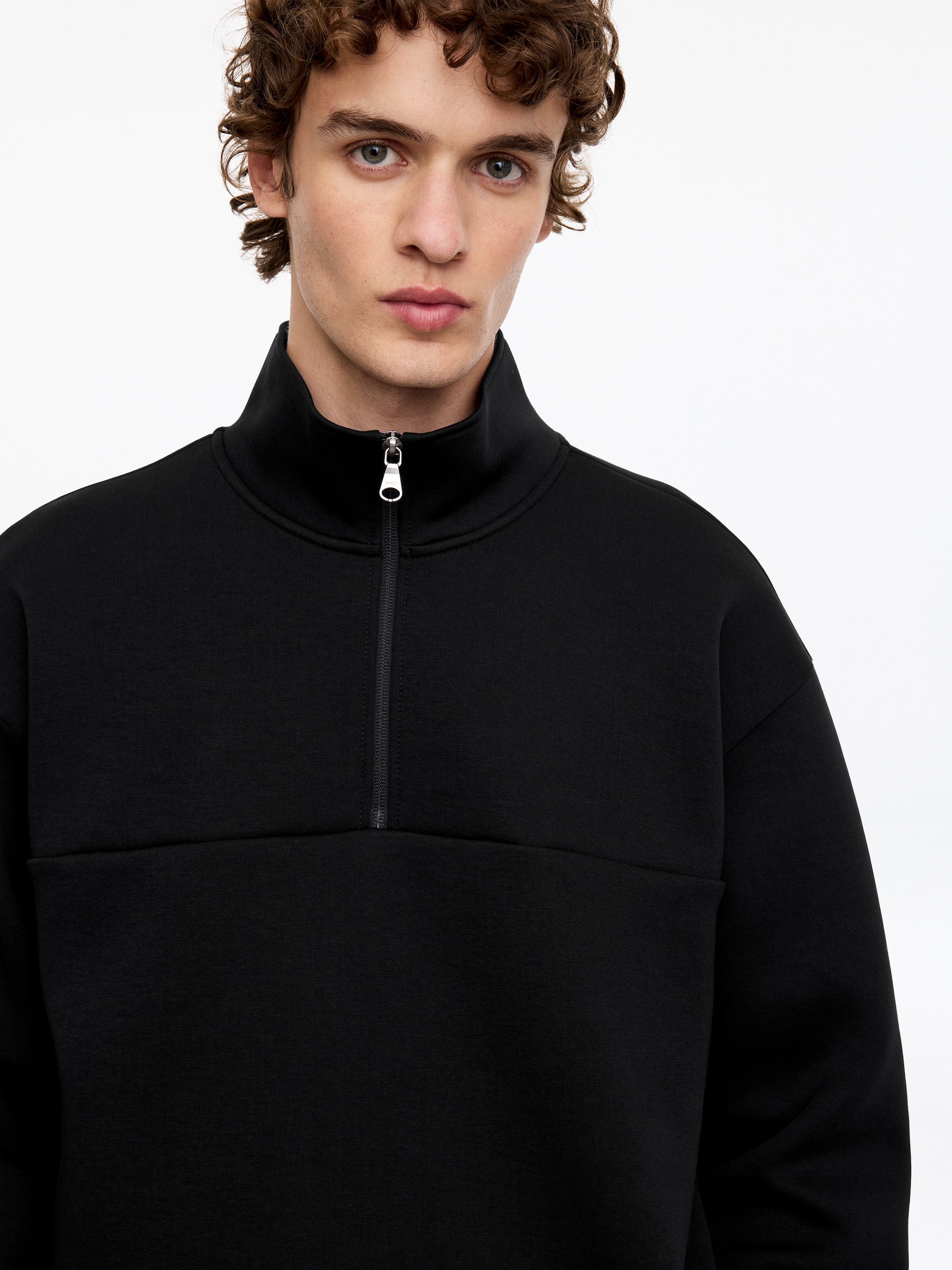 ARKET ACTIVE Sport-Oberteil, kurzer Reißverschluss - Schwarz - Regular Fit - men - StillMedia/Lookbook - 2