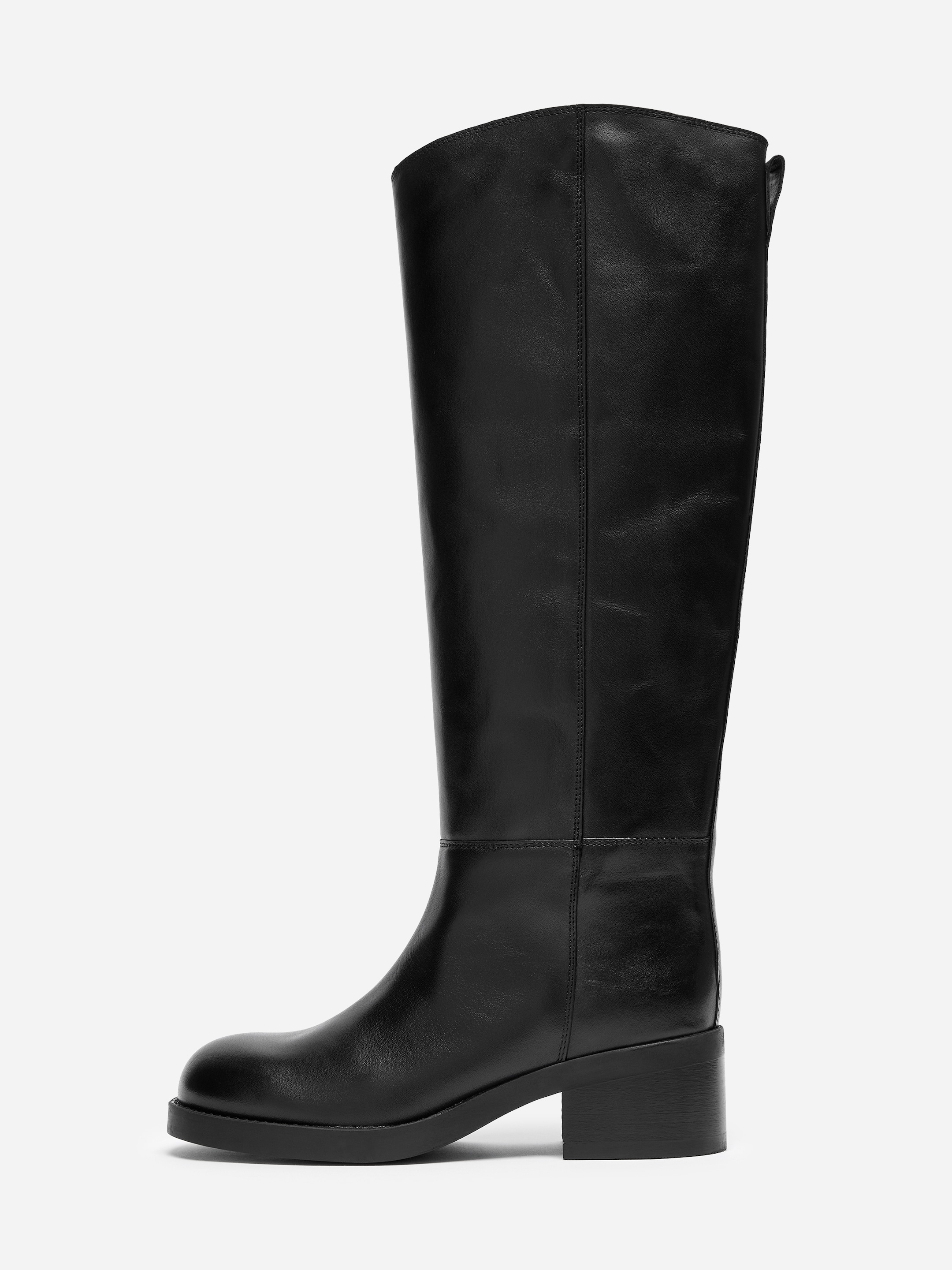 Knee-high leather boots - Black - women - StillMedia/DescriptiveStillLife - 1