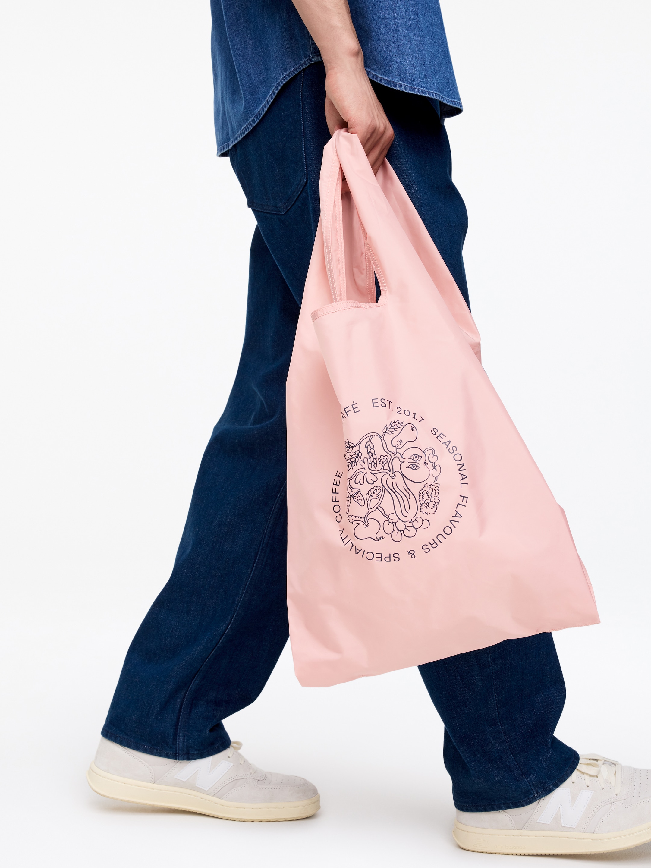 ARKET CAFÉ Packable Tote - Pink/Dark Blue - Café - StillMedia/Lookbook - 4