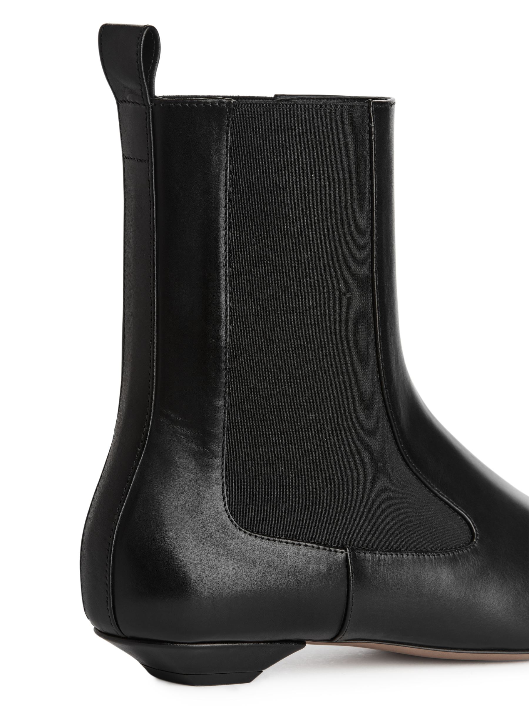 SquareToe Chelsea Boots - Black - Women - StillMedia/DescriptiveDetail - 4