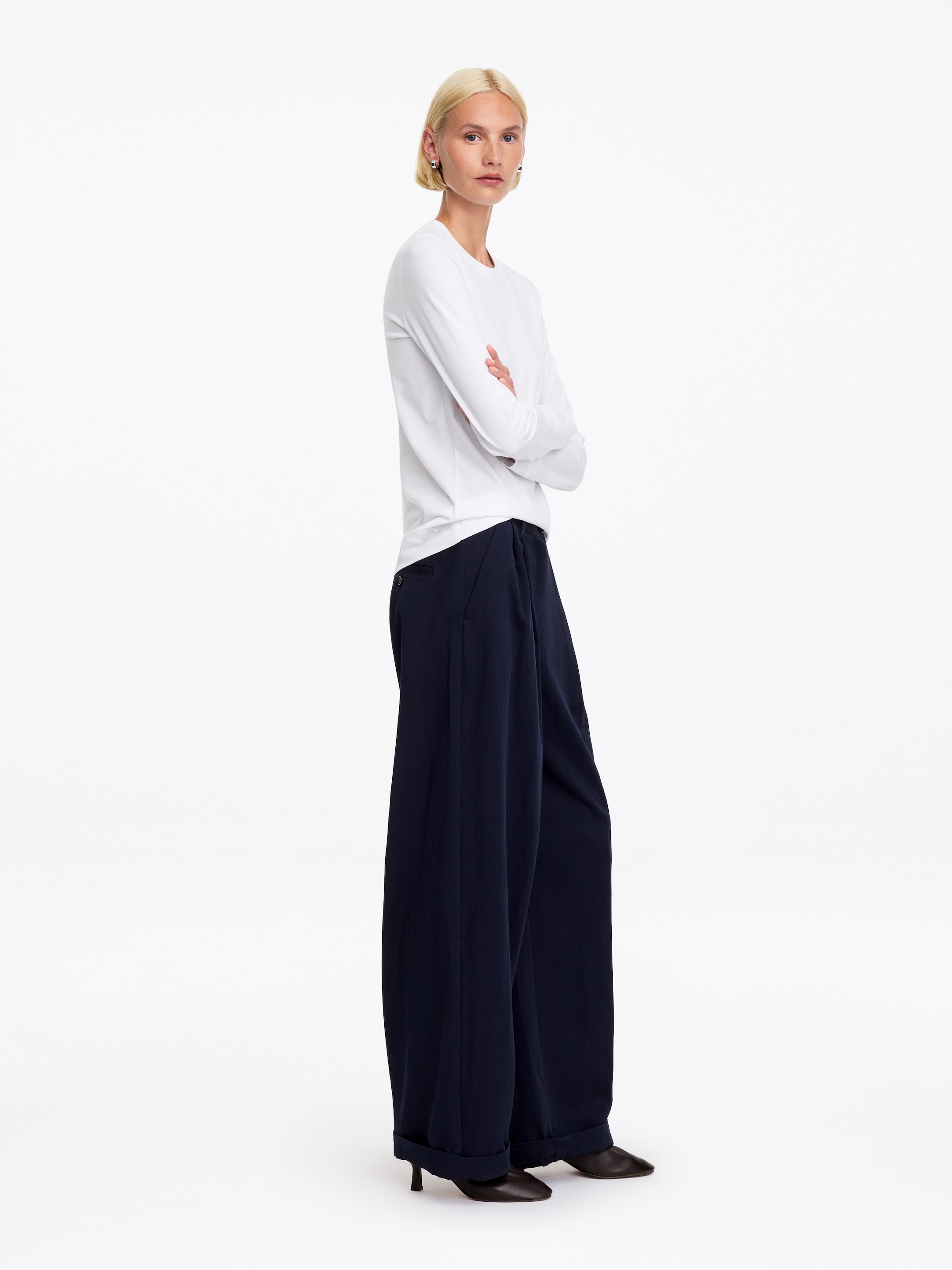 Signature Long-Sleeve T-Shirt - White - Regular fit - women - StillMedia/Lookbook - 24