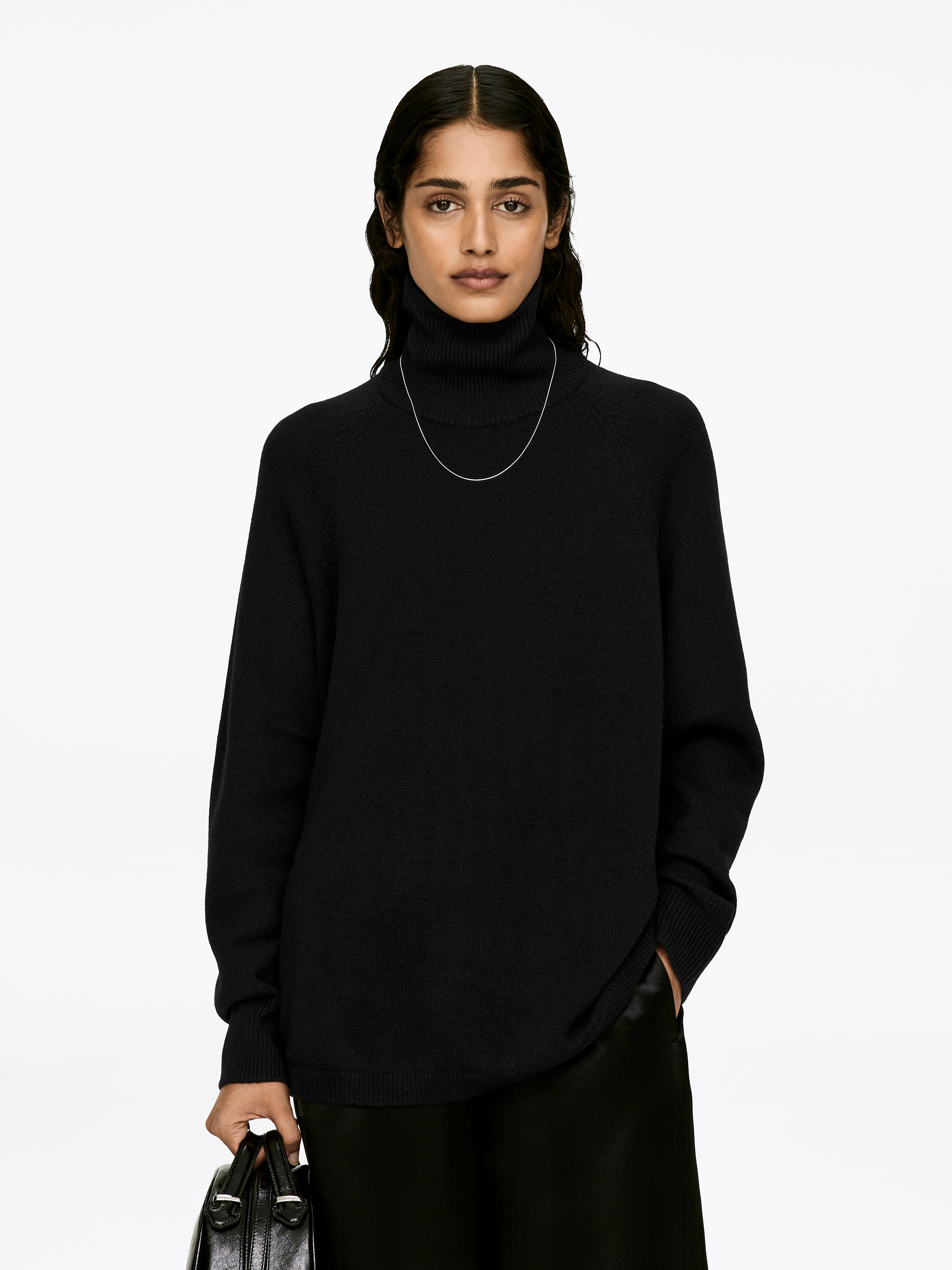 Roll-Neck Cashmere-Wool Jumper - Black - Relaxed fit - Women - StillMedia/Lookbook - 16