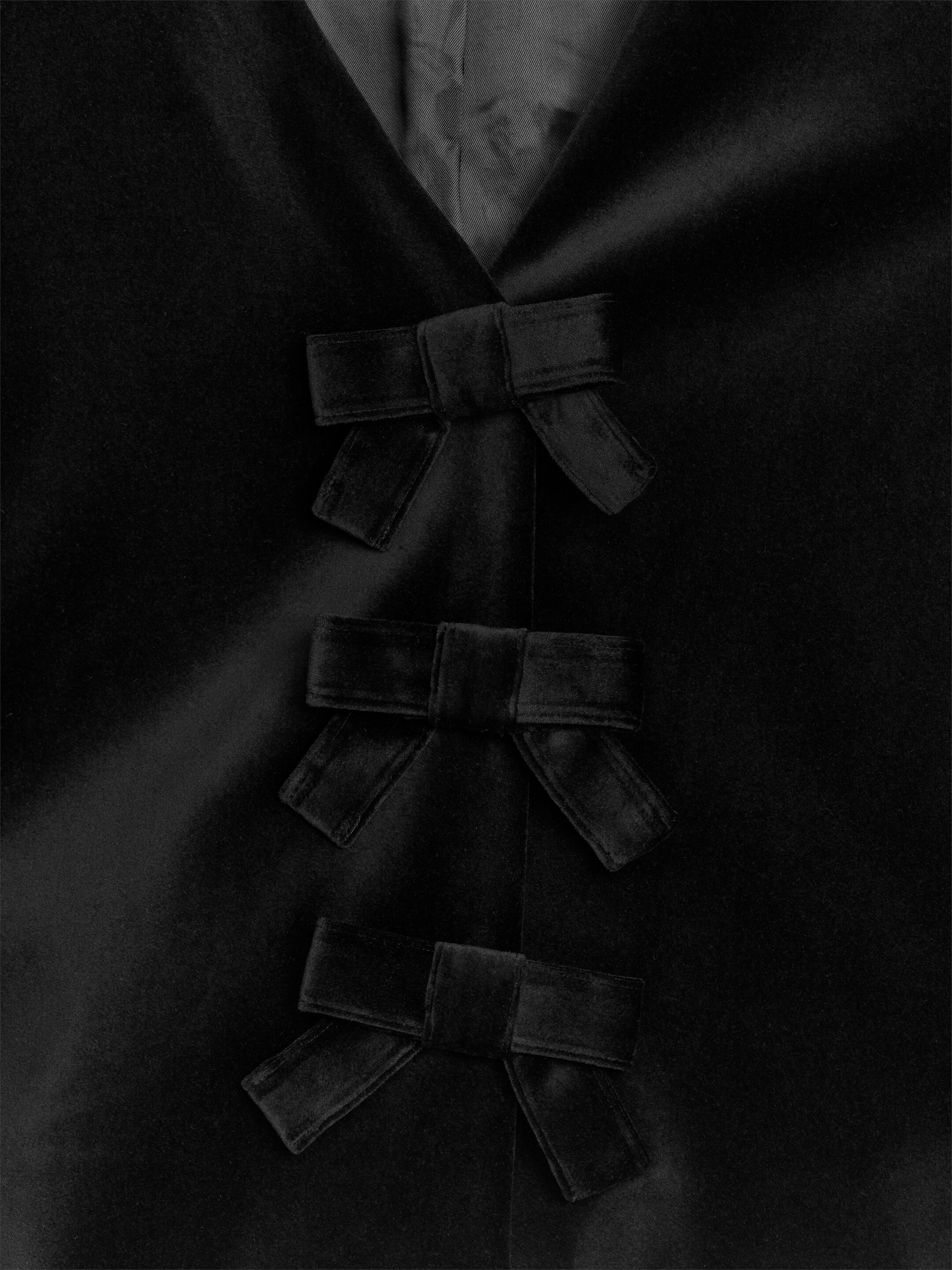 Visa större bild: Sammetsblus med rosetter - Svart - DAM | H&M SE 2