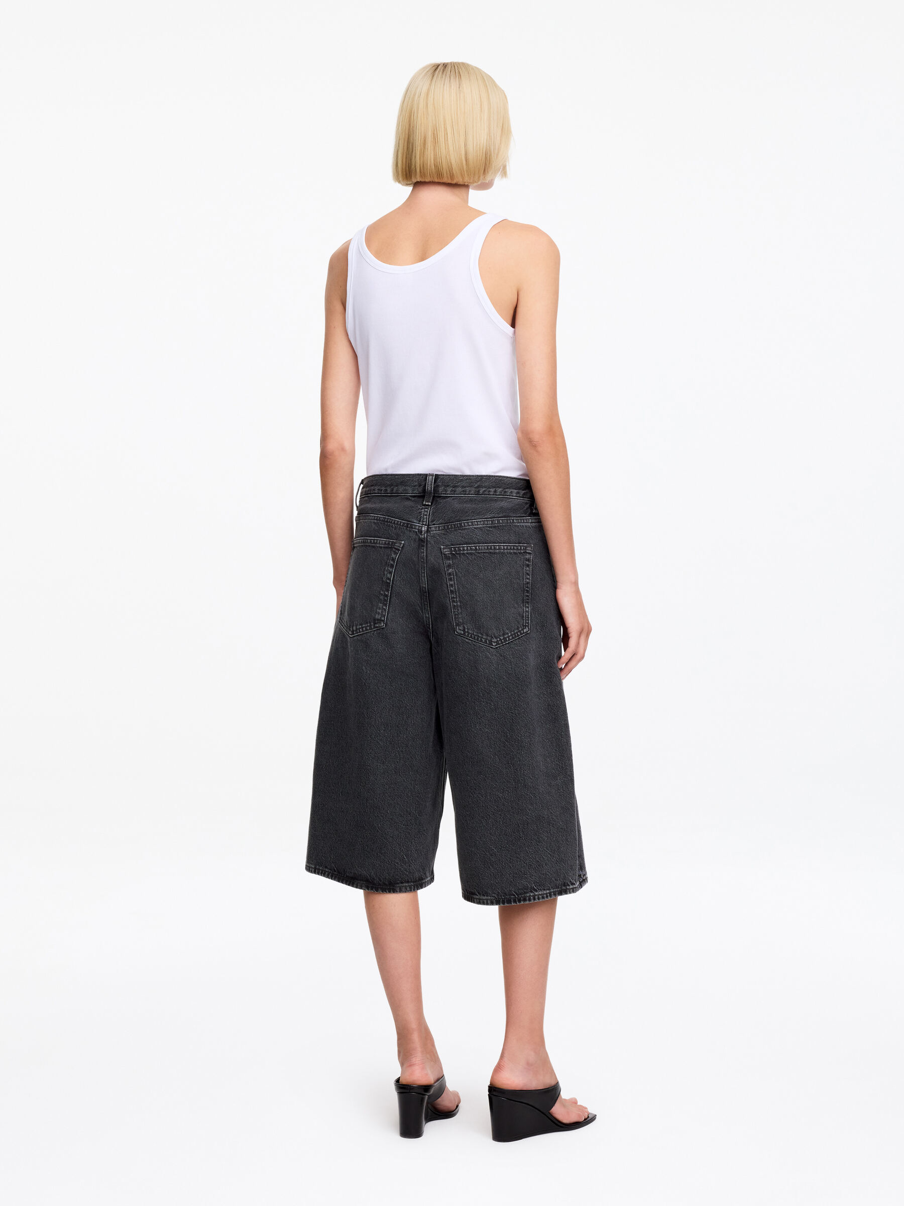 Long Denim Shorts - Black - Loose fit - Women - StillMedia/Lookbook - 2