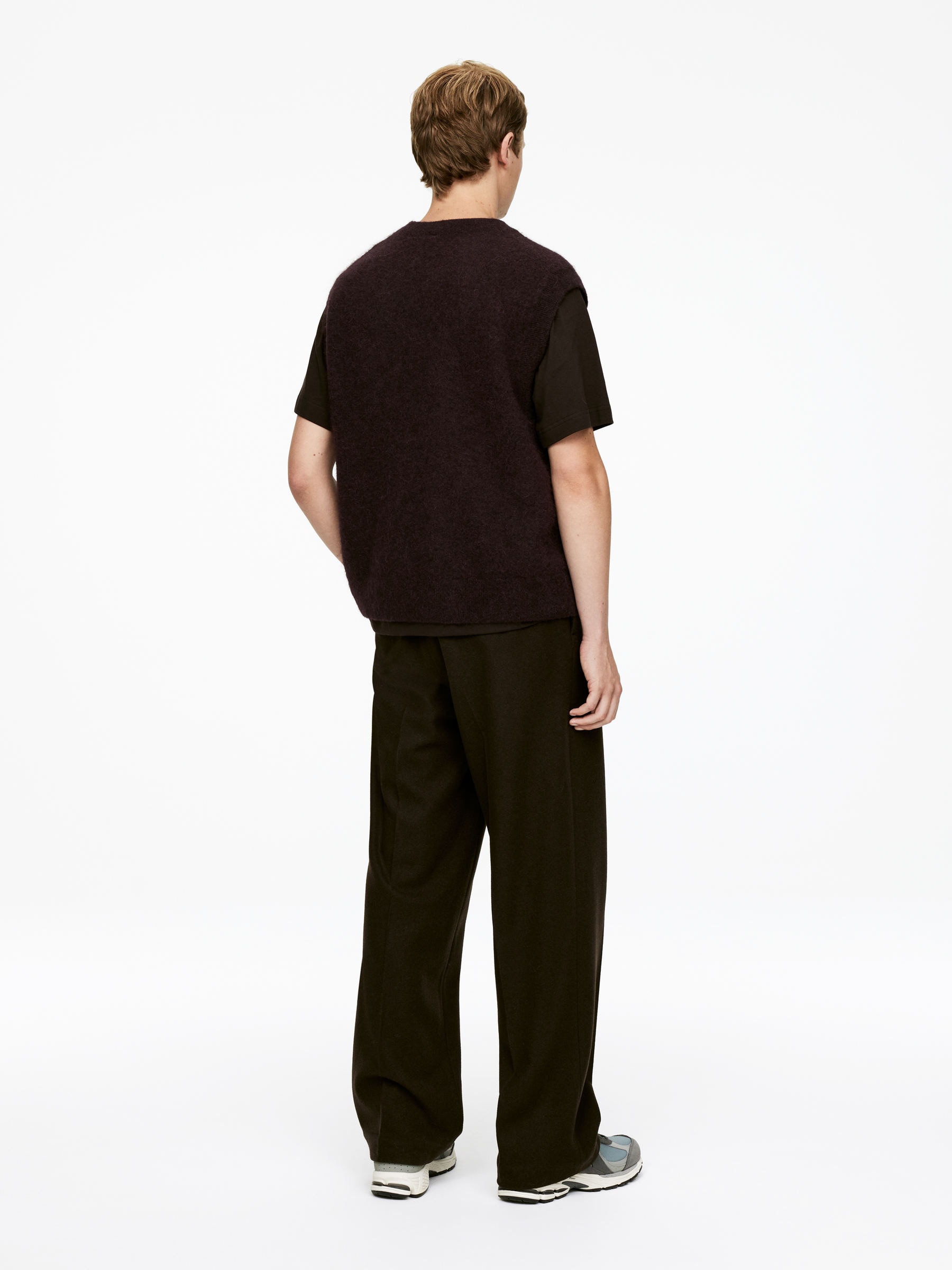 Alpaca-Wool Blend Vest - Burgundy - Regular fit - Men - StillMedia/Lookbook - 10