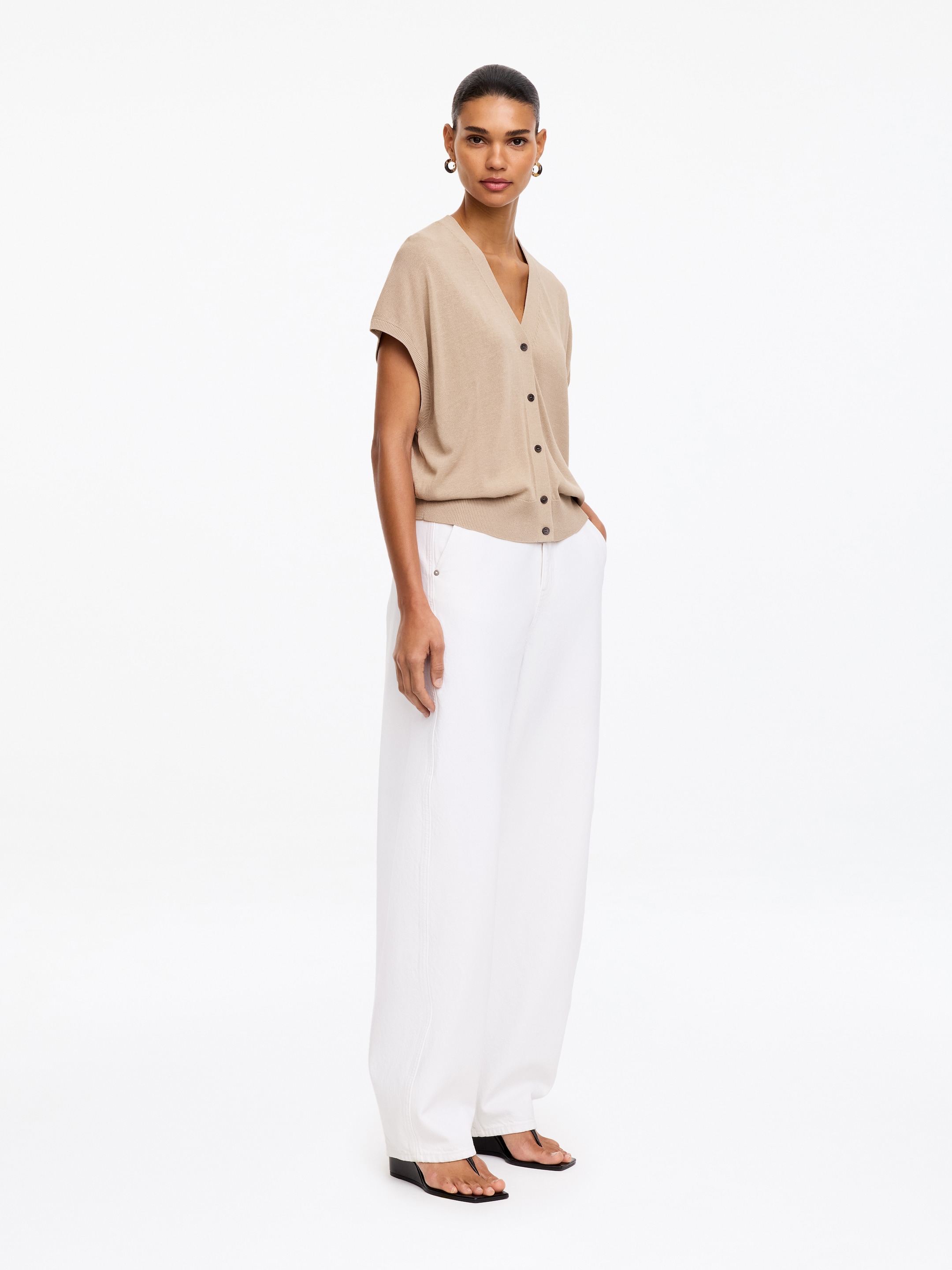 Knitted Vest - Beige - Regular fit - Women - StillMedia/Lookbook - 5