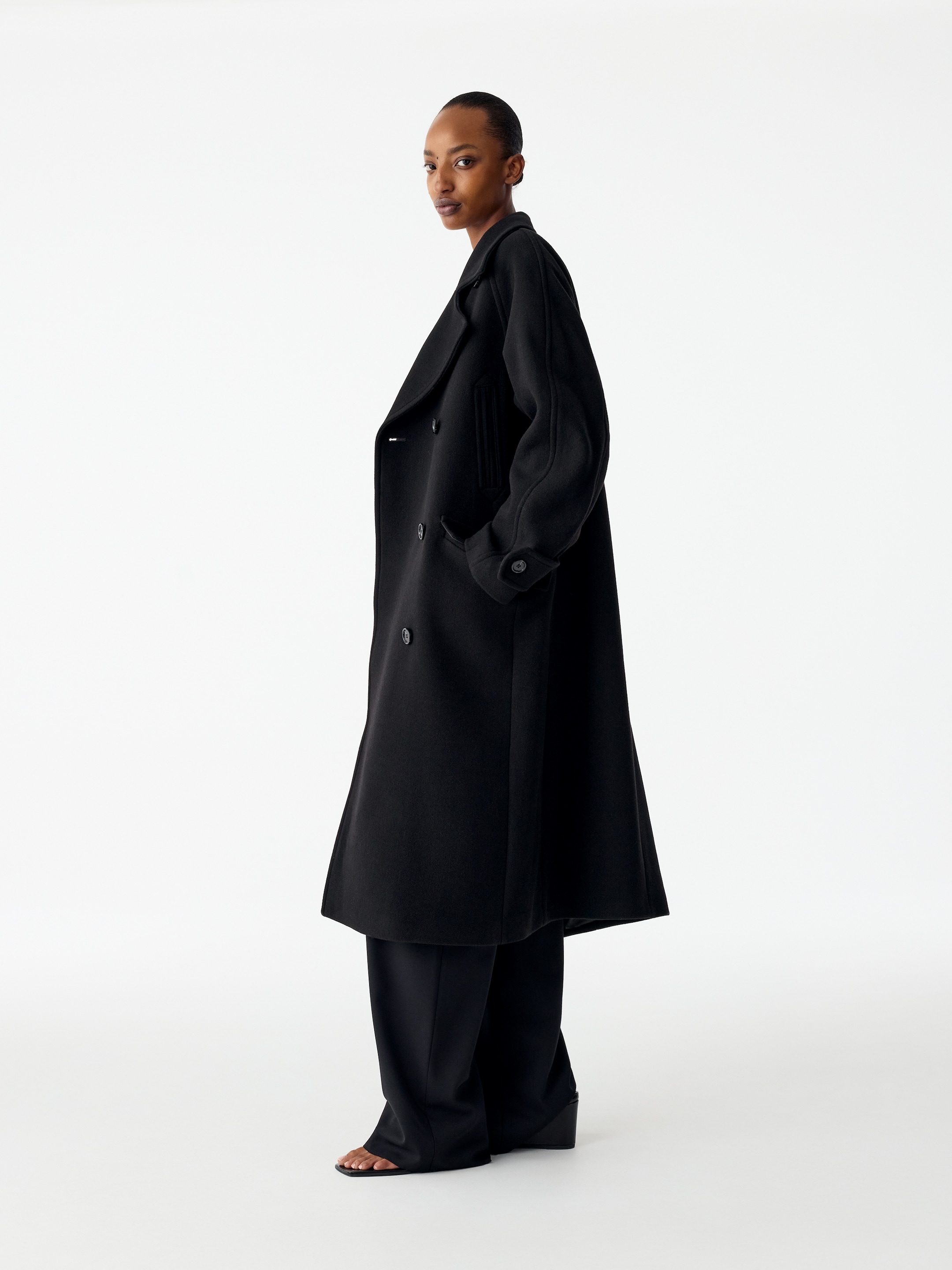 Wool-Blend Double-Breasted Coat - Black - Regular fit - women - StillMedia/Lookbook - 4