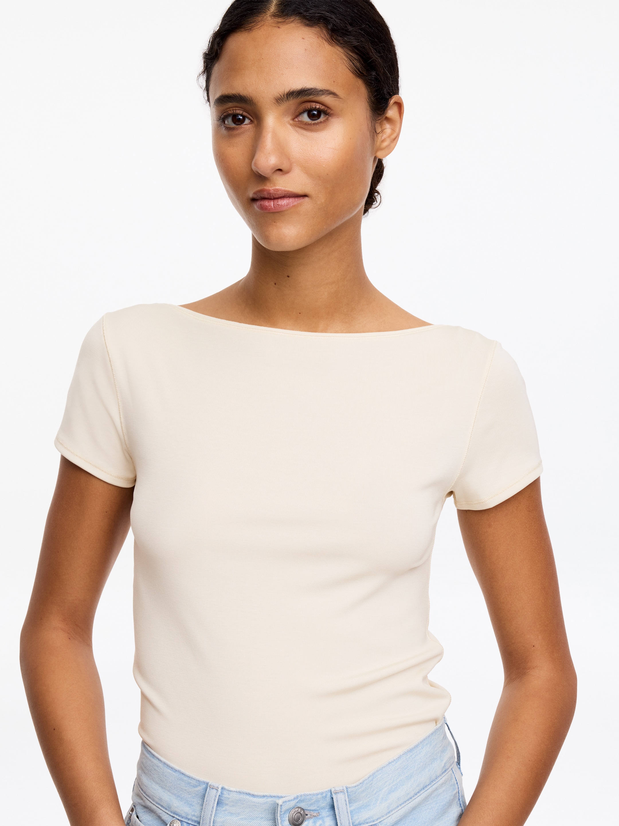 Boat-Neck Stretch T-Shirt - Off White - Slim fit - Women - StillMedia/Lookbook - 6