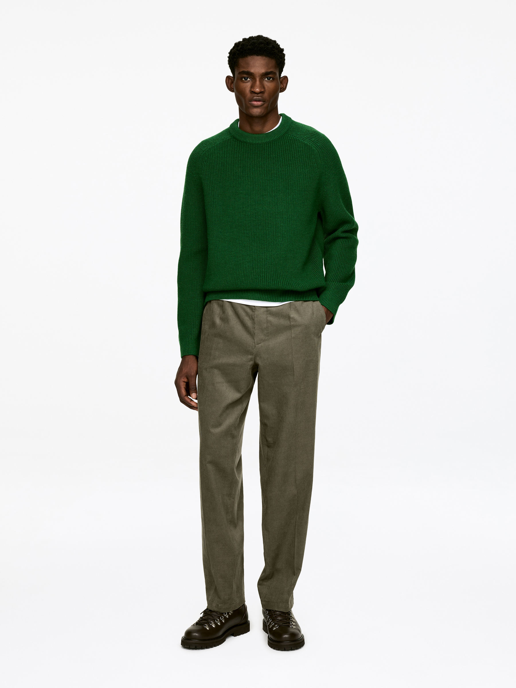 Relaxed Corduroy Trousers - Green - Loose fit - Men - StillMedia/Lookbook - 2