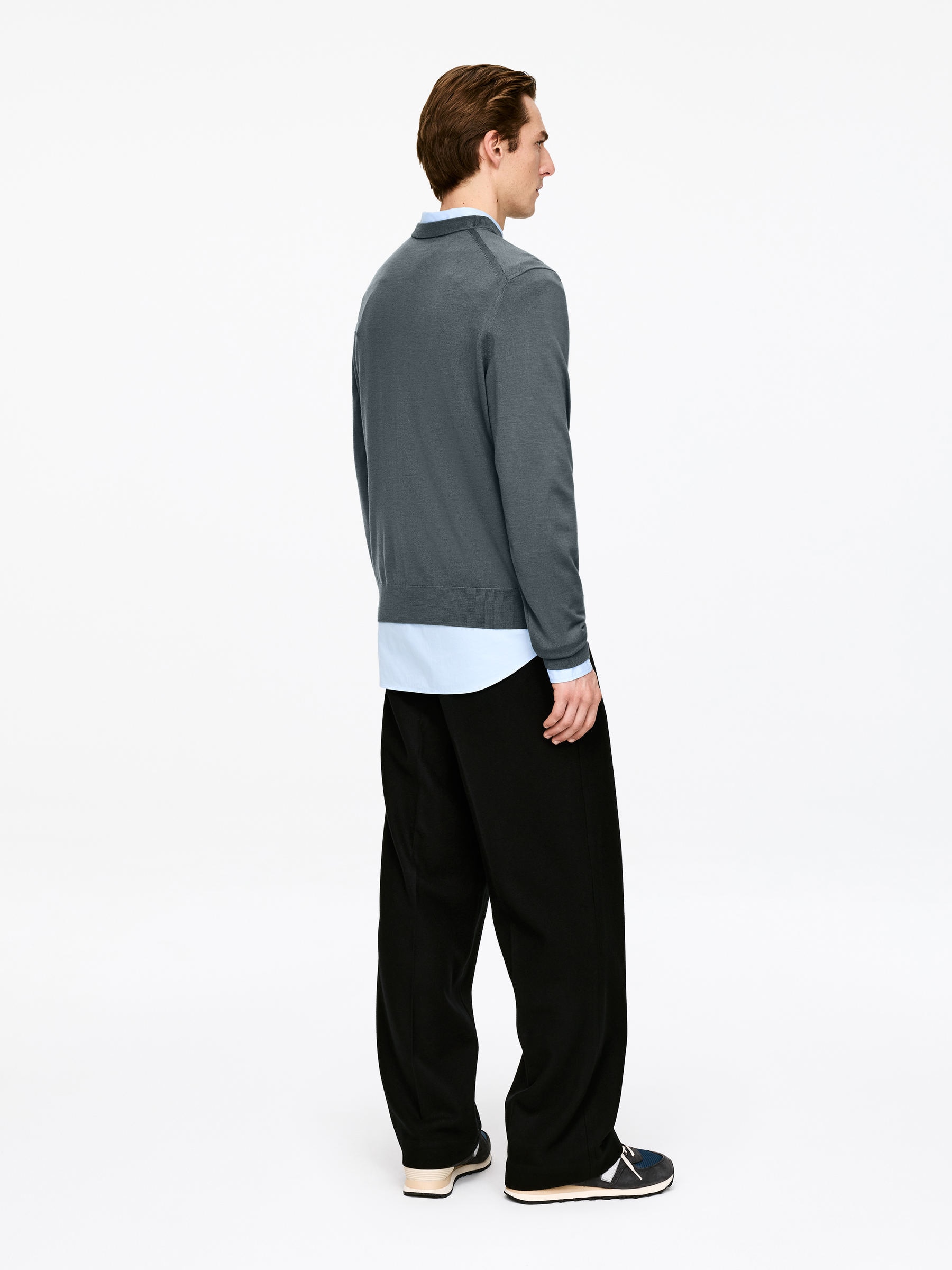 Pull en laine mérinos en maille fine - Gris foncé - Regular fit - Homme - StillMedia/Lookbook - 5