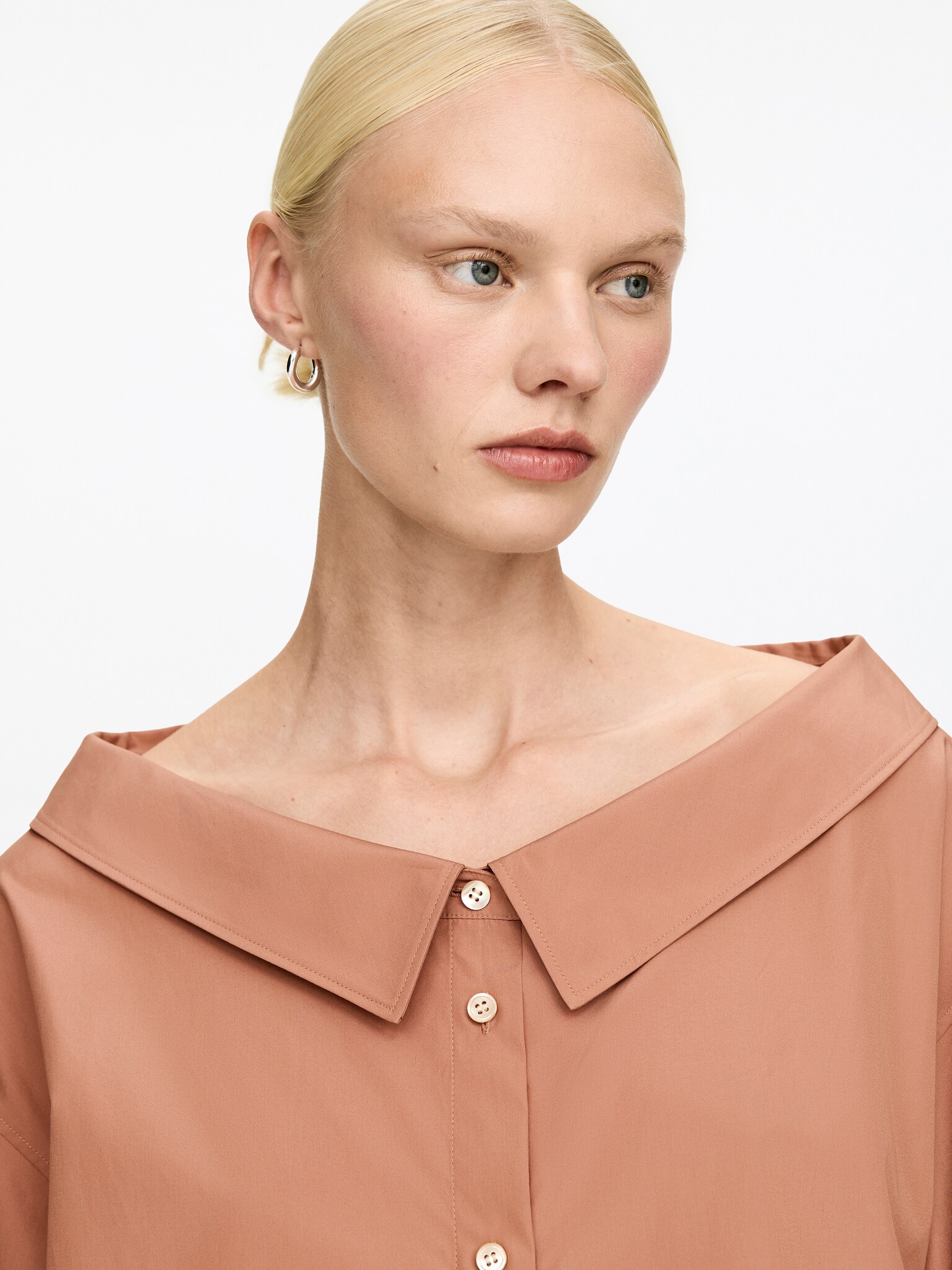 Bluse med åpen hals - Dusty rosa/Hvit - 6