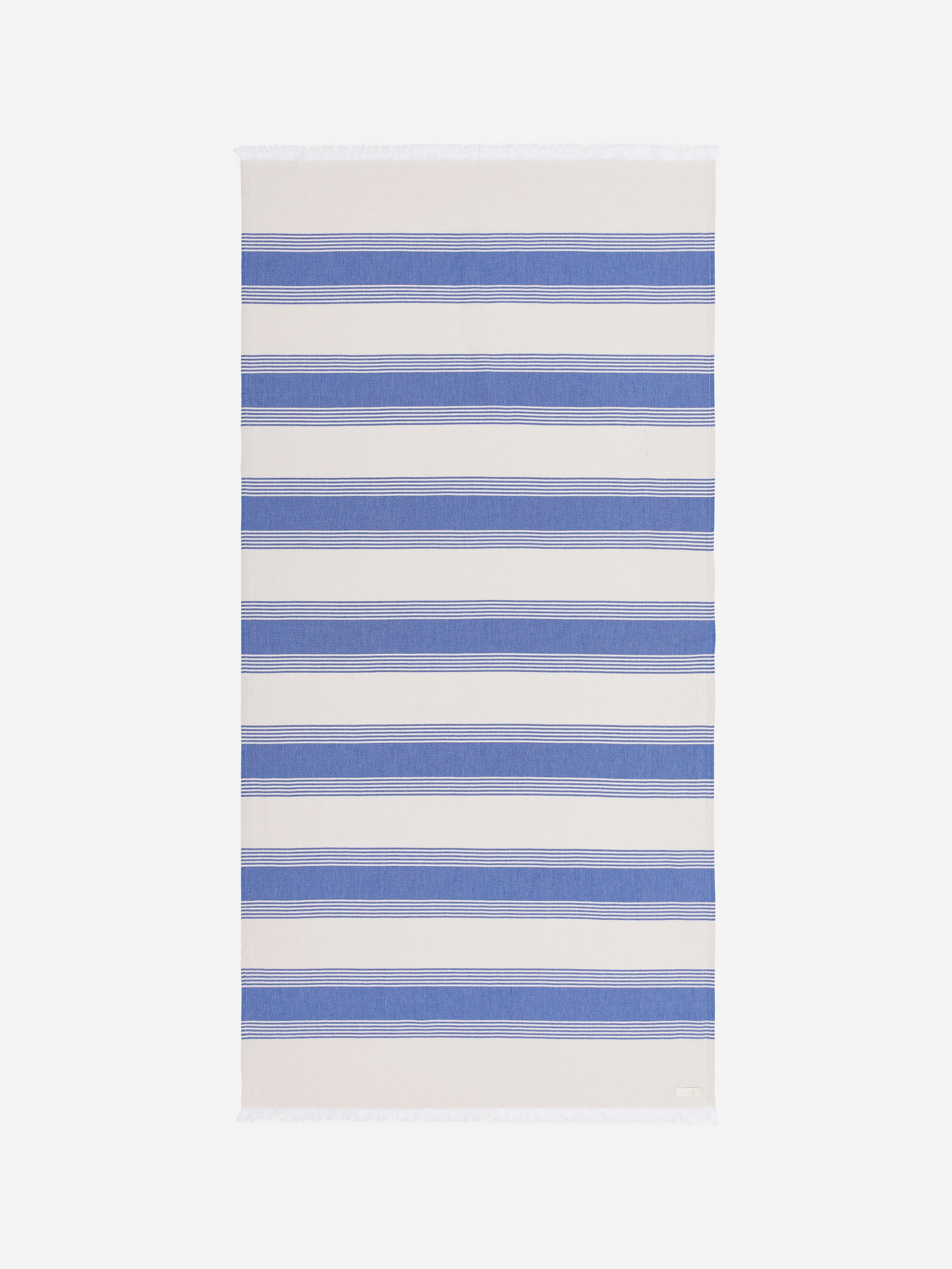 Cotton Beach Blanket - Off White/Blue - Homeware - StillMedia/DescriptiveStillLife - 4