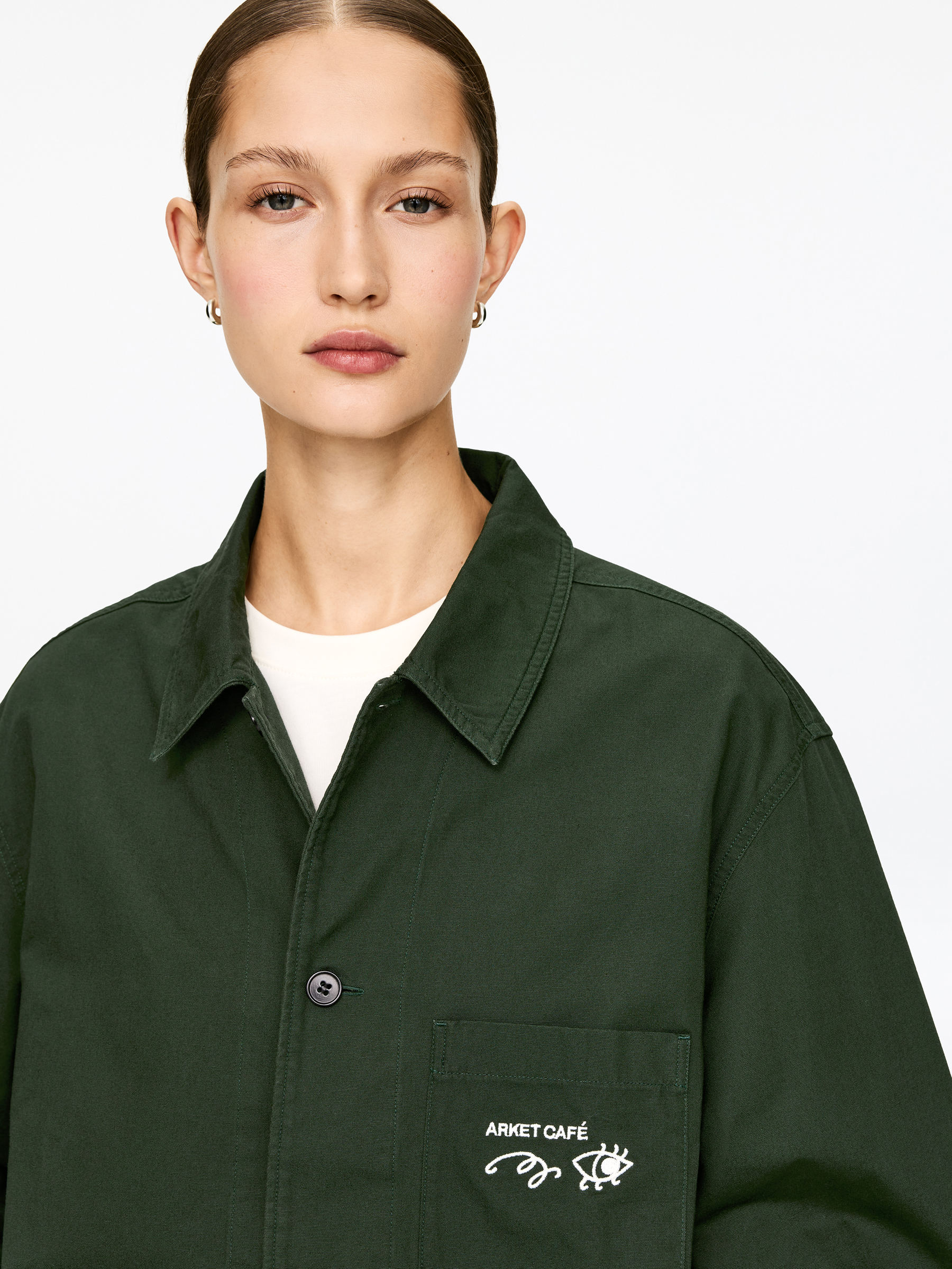ARKET CAFÉ Cotton Overshirt - Dark Green - Loose fit - Men - StillMedia/Lookbook - 6