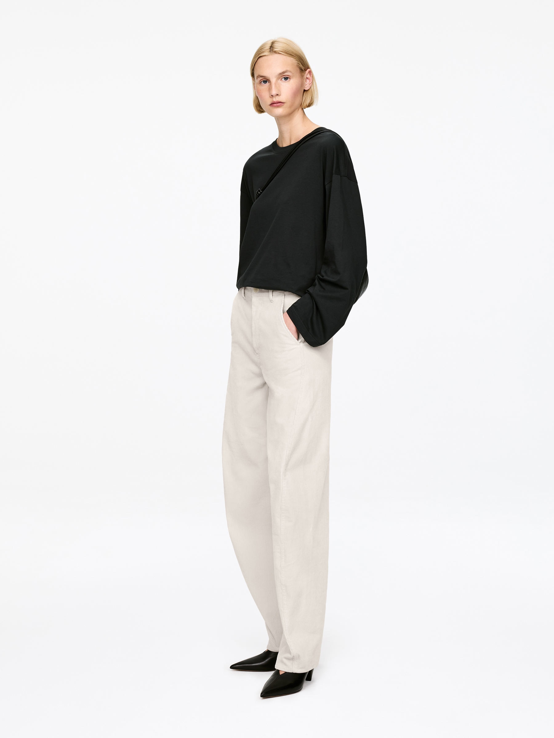 Barrel-Leg Corduroy Trousers - Light Beige - Loose fit - Women - StillMedia/Lookbook - 4