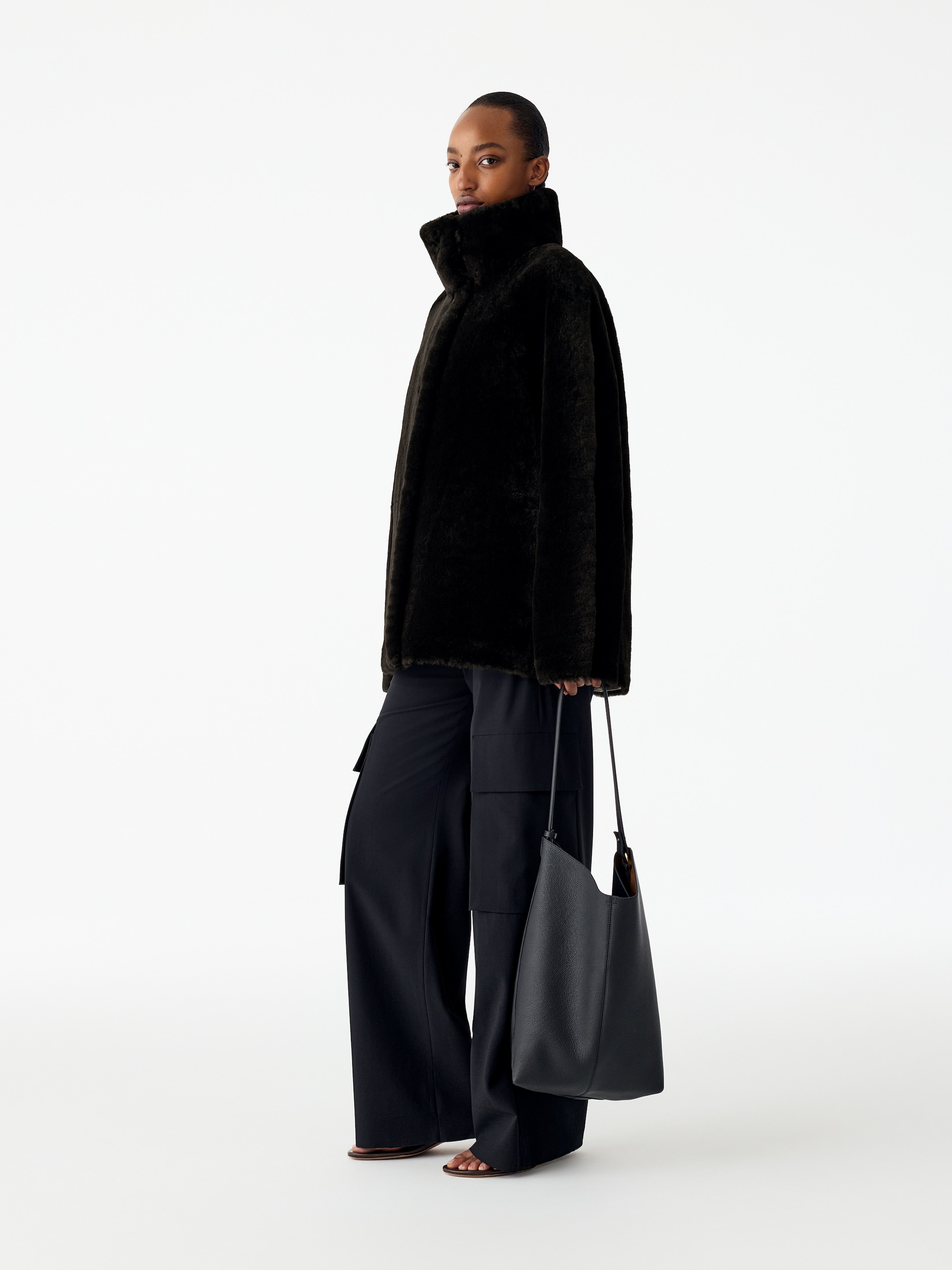 Relaxed Shearling Coat - Black - Relaxed fit - women - StillMedia/Lookbook - 3