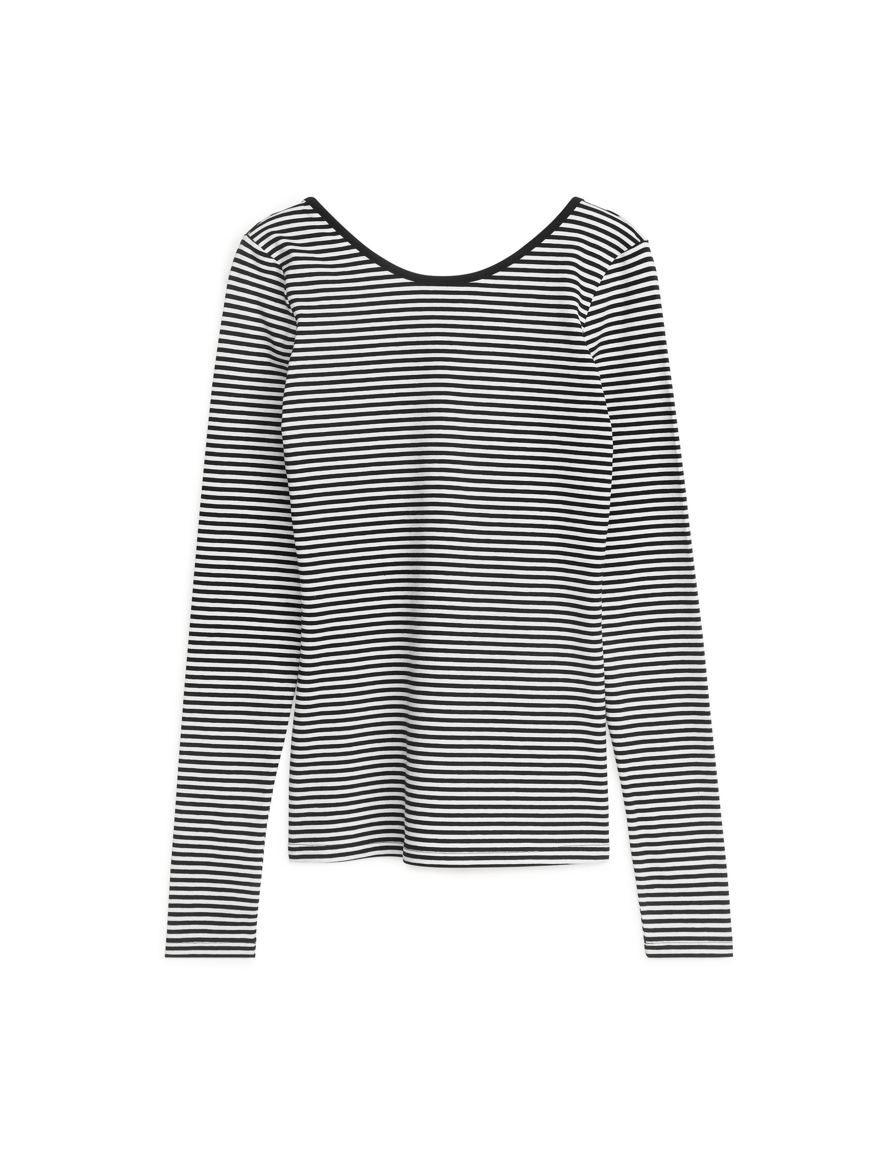 Deep Scoop-Back Top - White/Black - Slim fit - Women - StillMedia/DescriptiveStillLife - 2