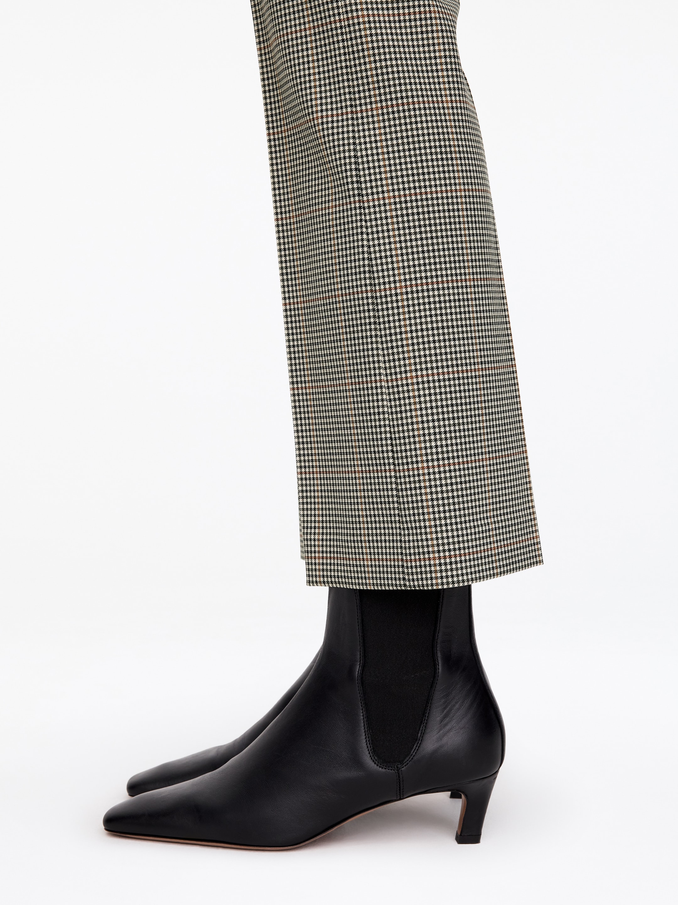 Cropped Wool-Blend Trousers - Beige - Slim fit - women - StillMedia/Lookbook - 7