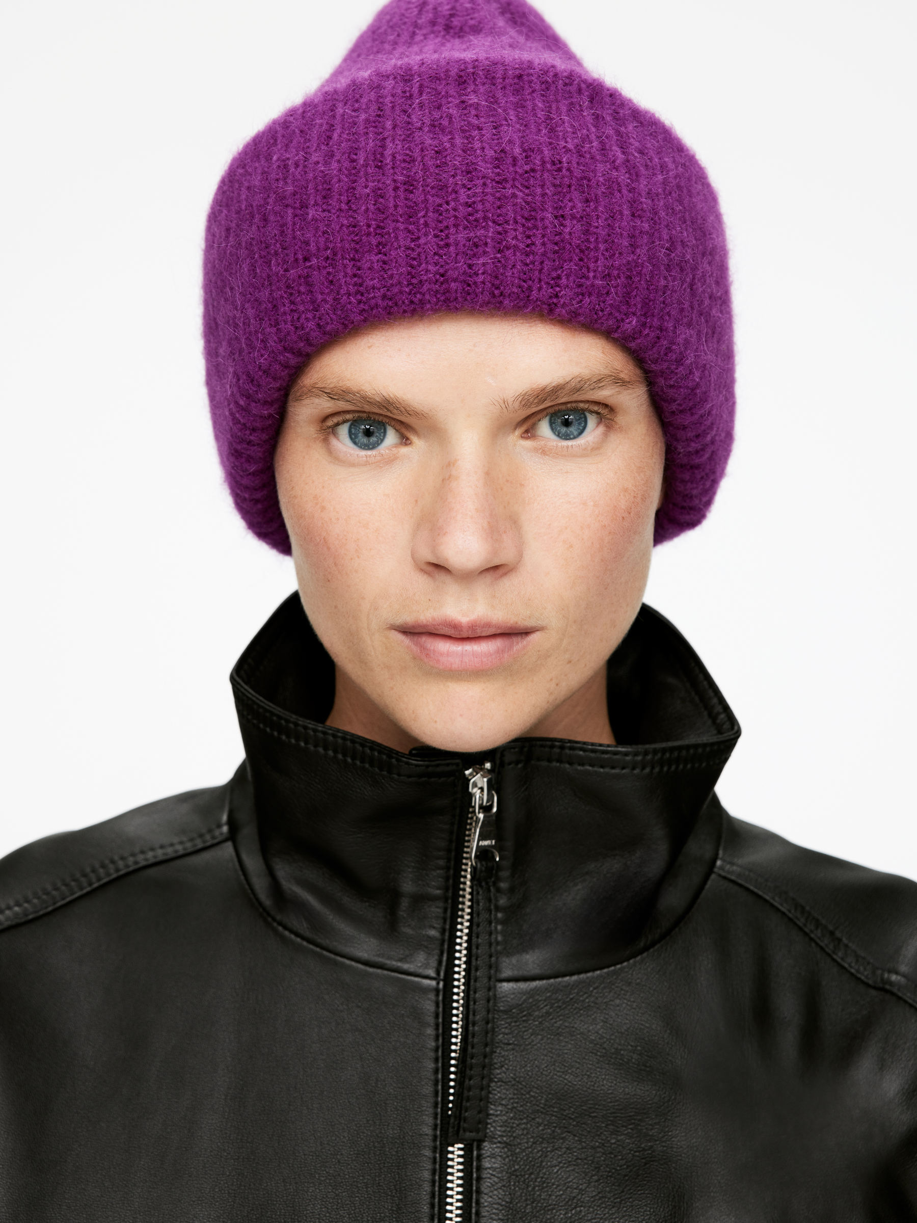 Alpaca-Merino Blend Beanie - Purple - Women - StillMedia/Lookbook - 3