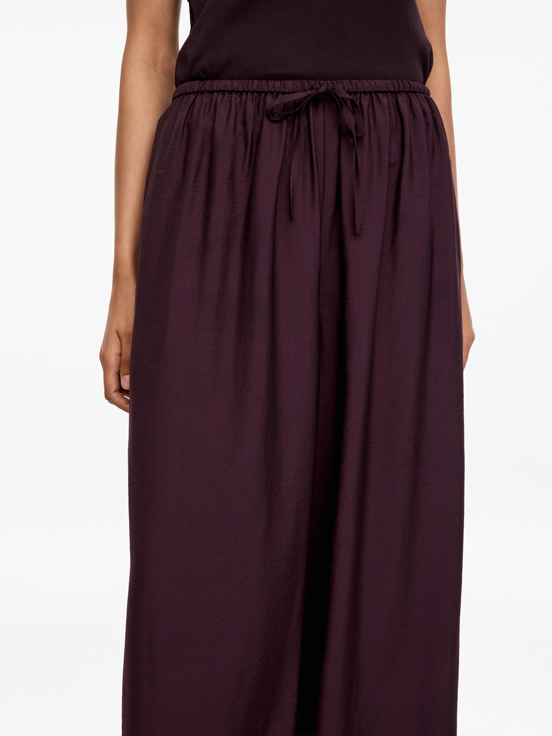 Wide Trousers - Dark Purple - Loose fit - Women - StillMedia/Lookbook - 4