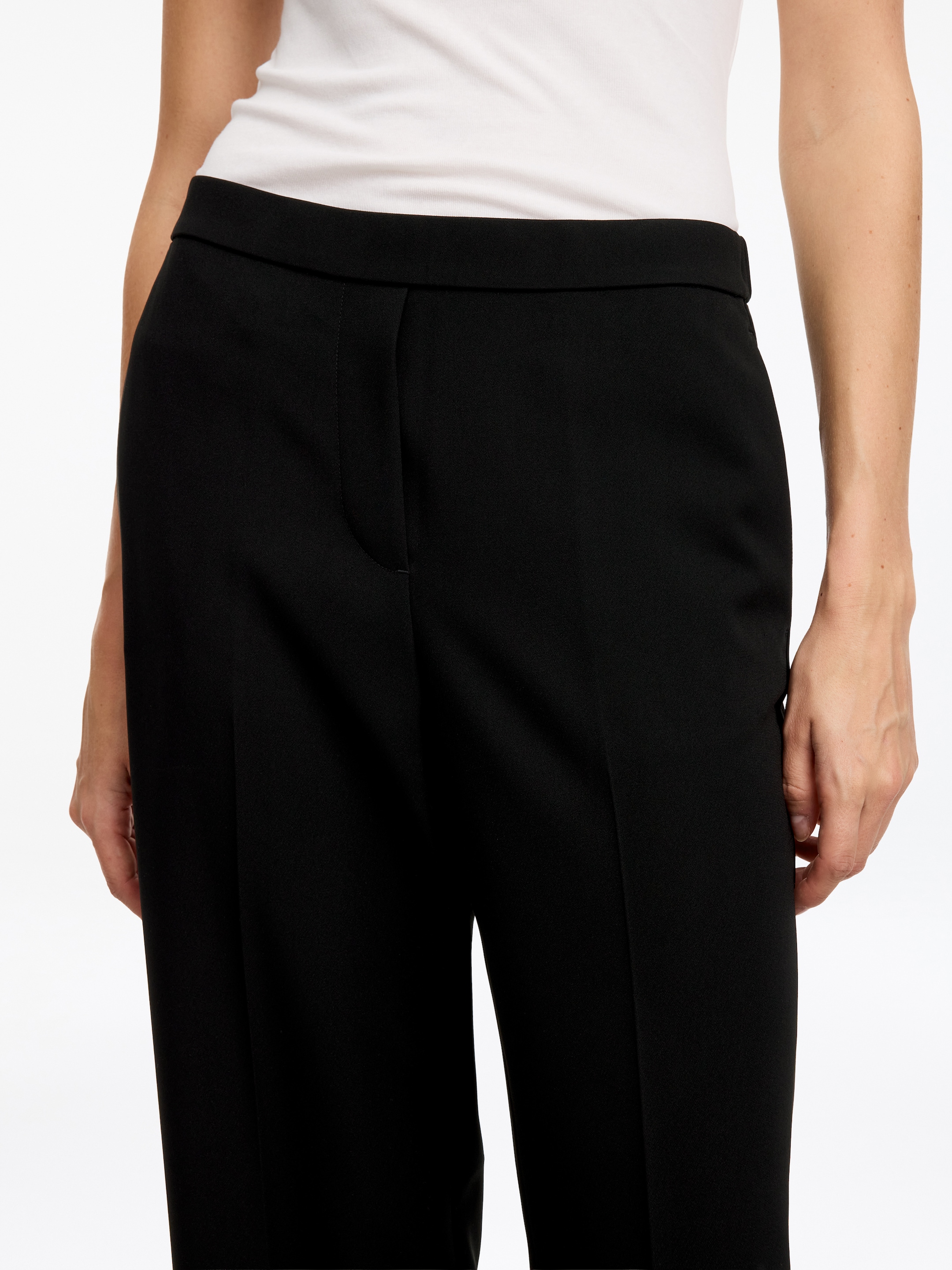 Spodnie CROPPED - Czarny - Fason normalny - women - StillMedia/Lookbook - 5