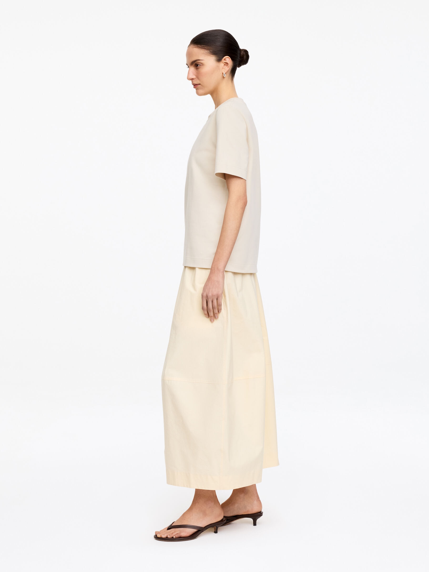 PEARL Heavyweight T-Shirt - Light Beige - Regular fit - Women - StillMedia/Lookbook - 8