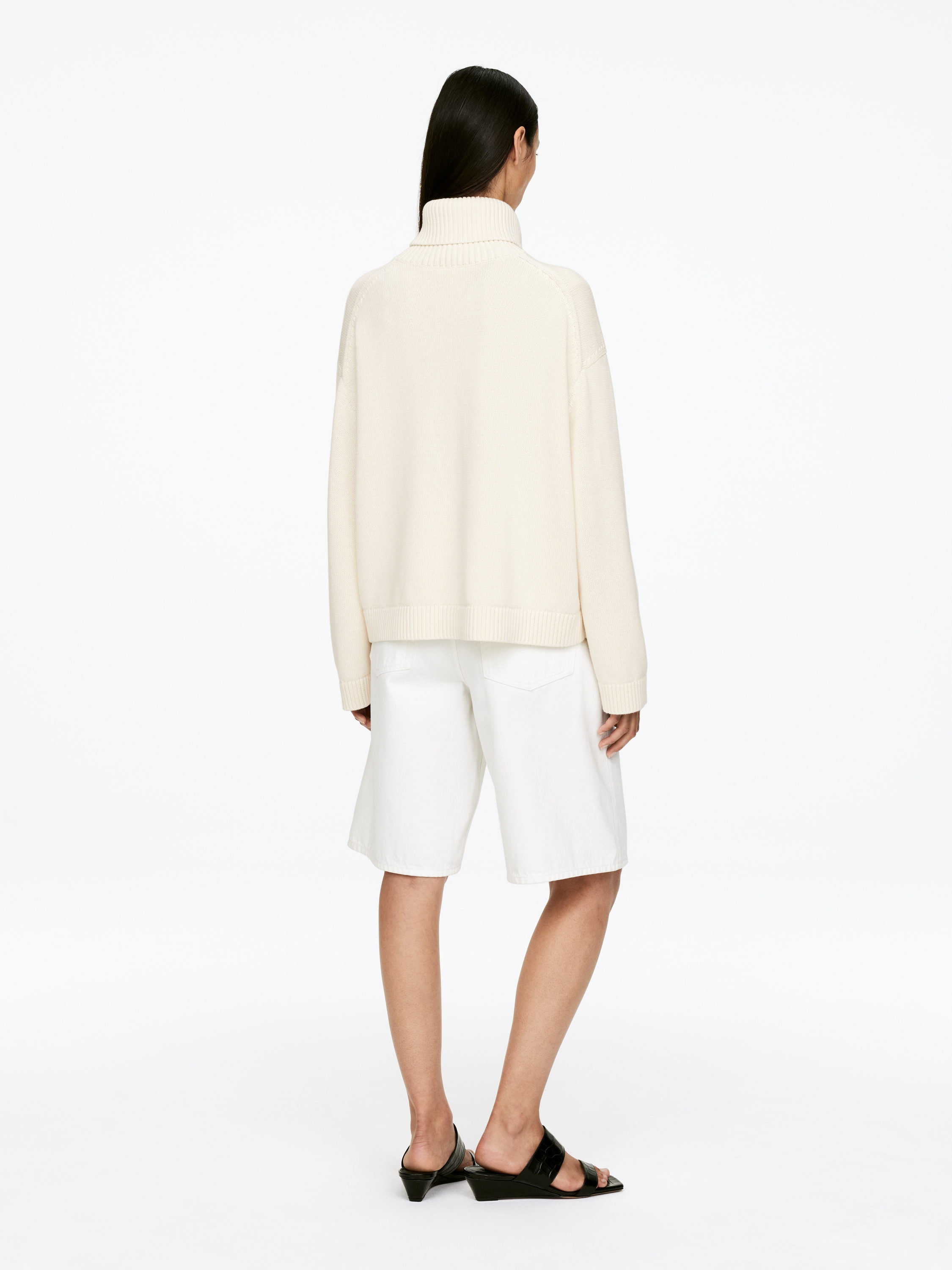 High-Neck Jumper - Light Beige - Loose fit - Women - StillMedia/Lookbook - 3